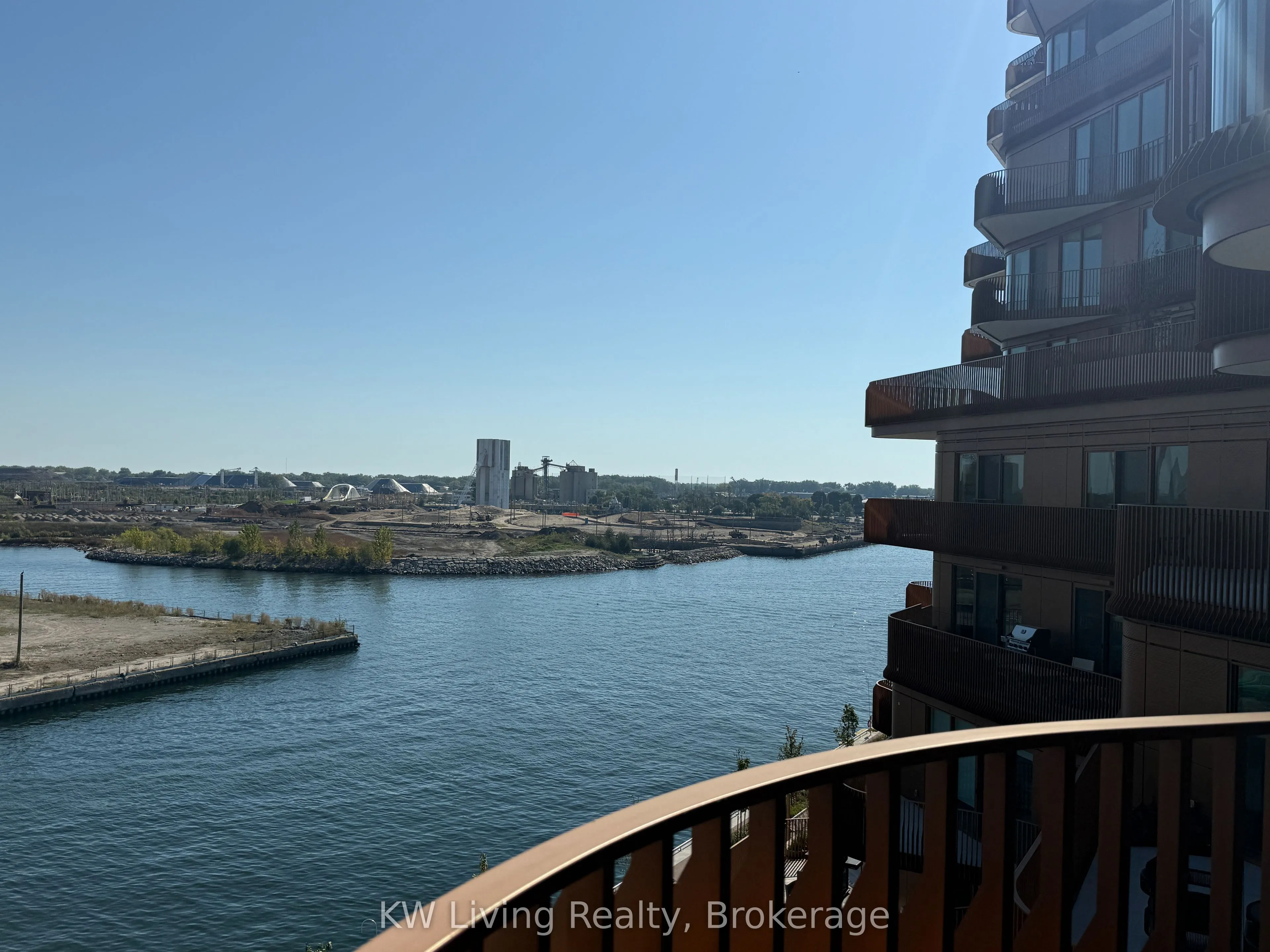 155 Merchants' Wharf, #604