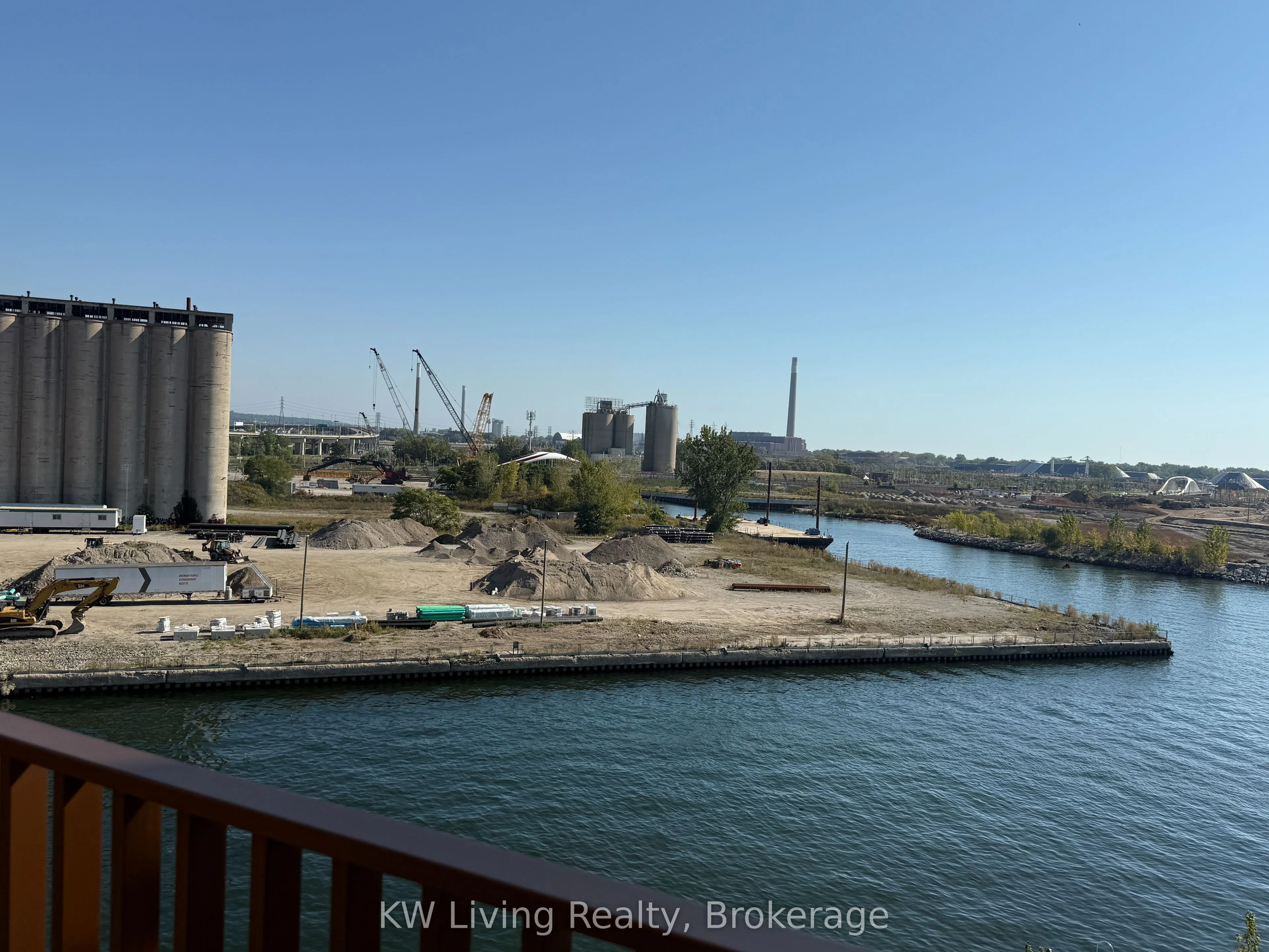 155 Merchants' Wharf, #604