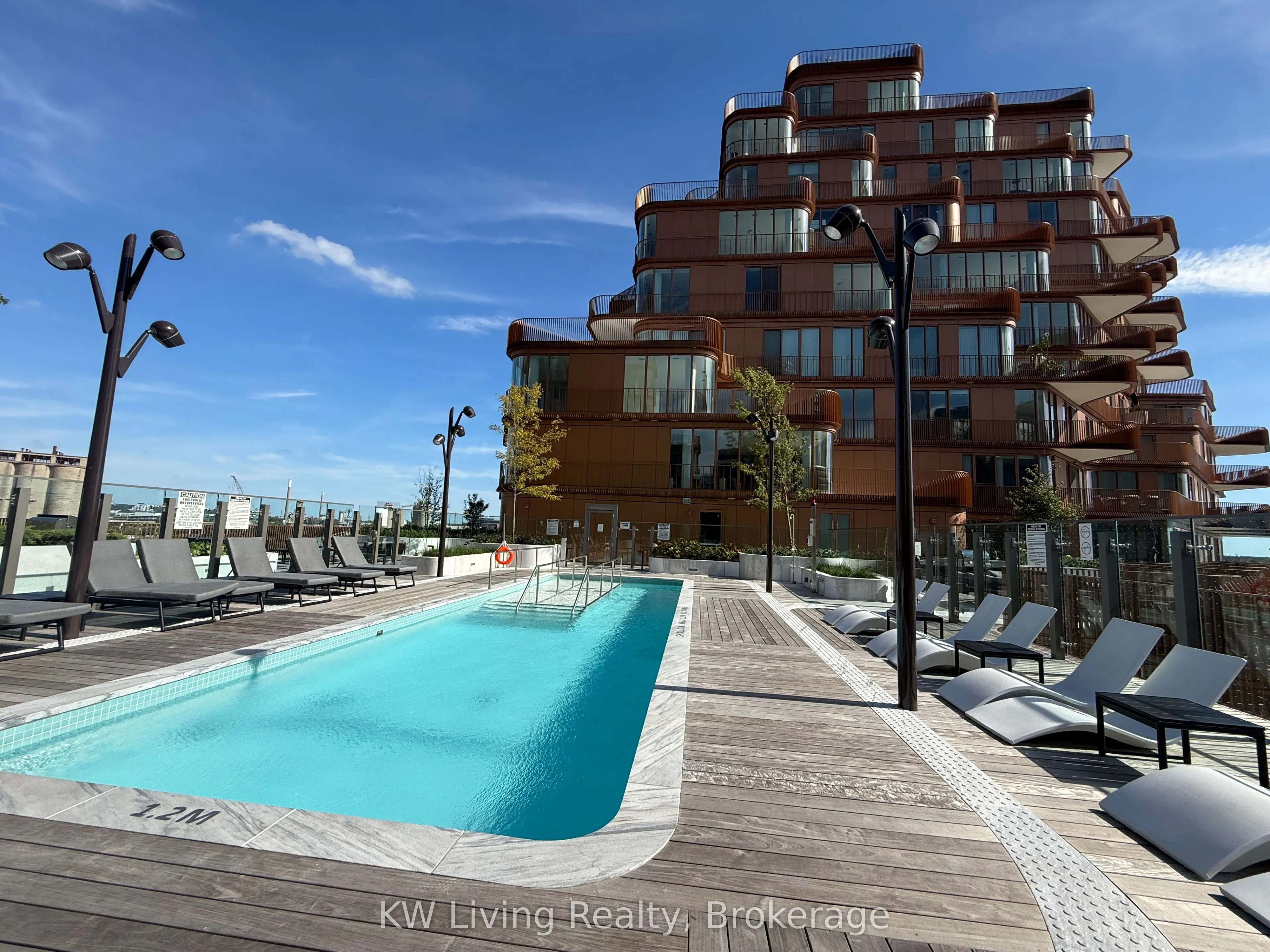 155 Merchants' Wharf, #604