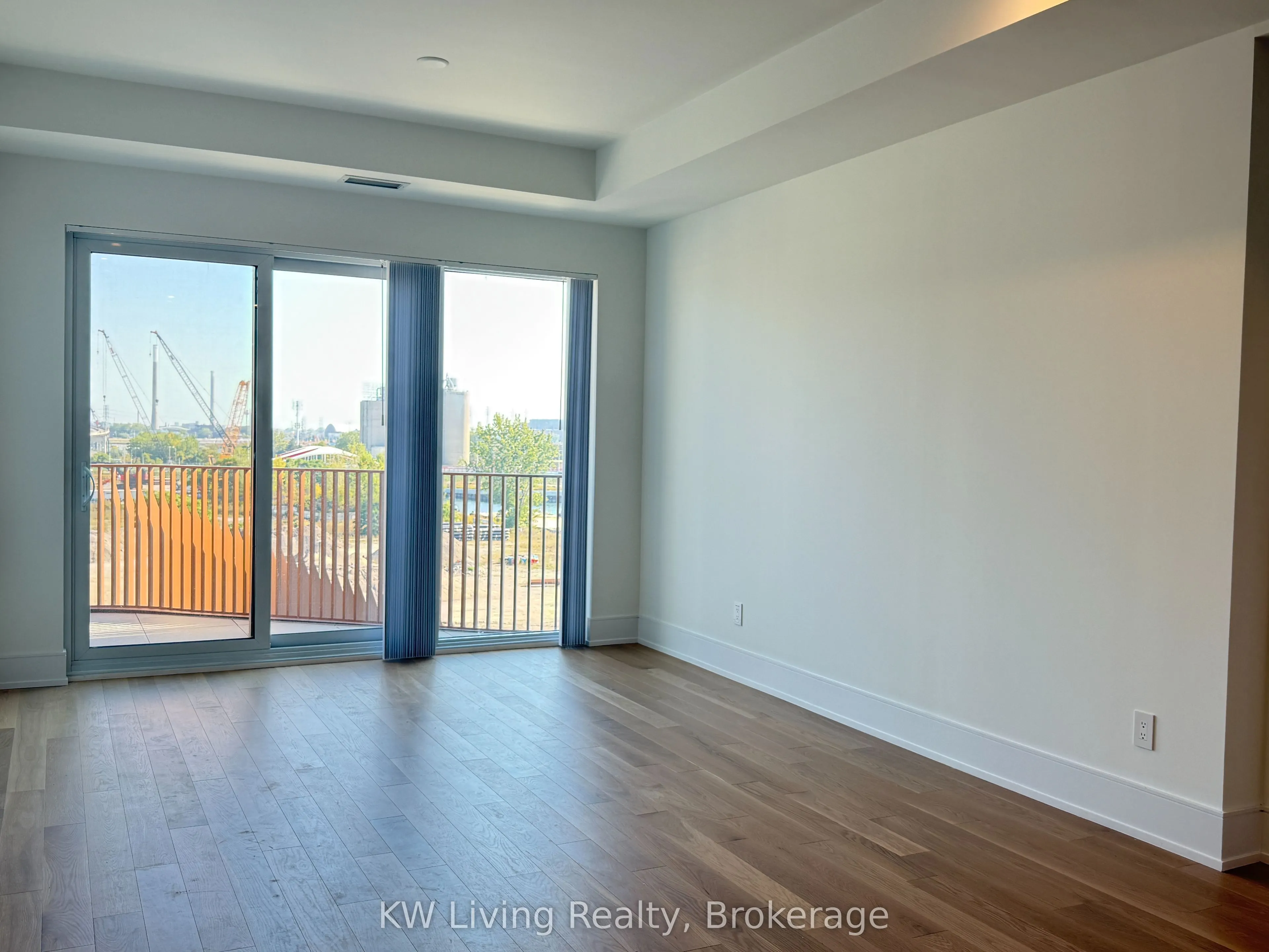155 Merchants' Wharf, #604