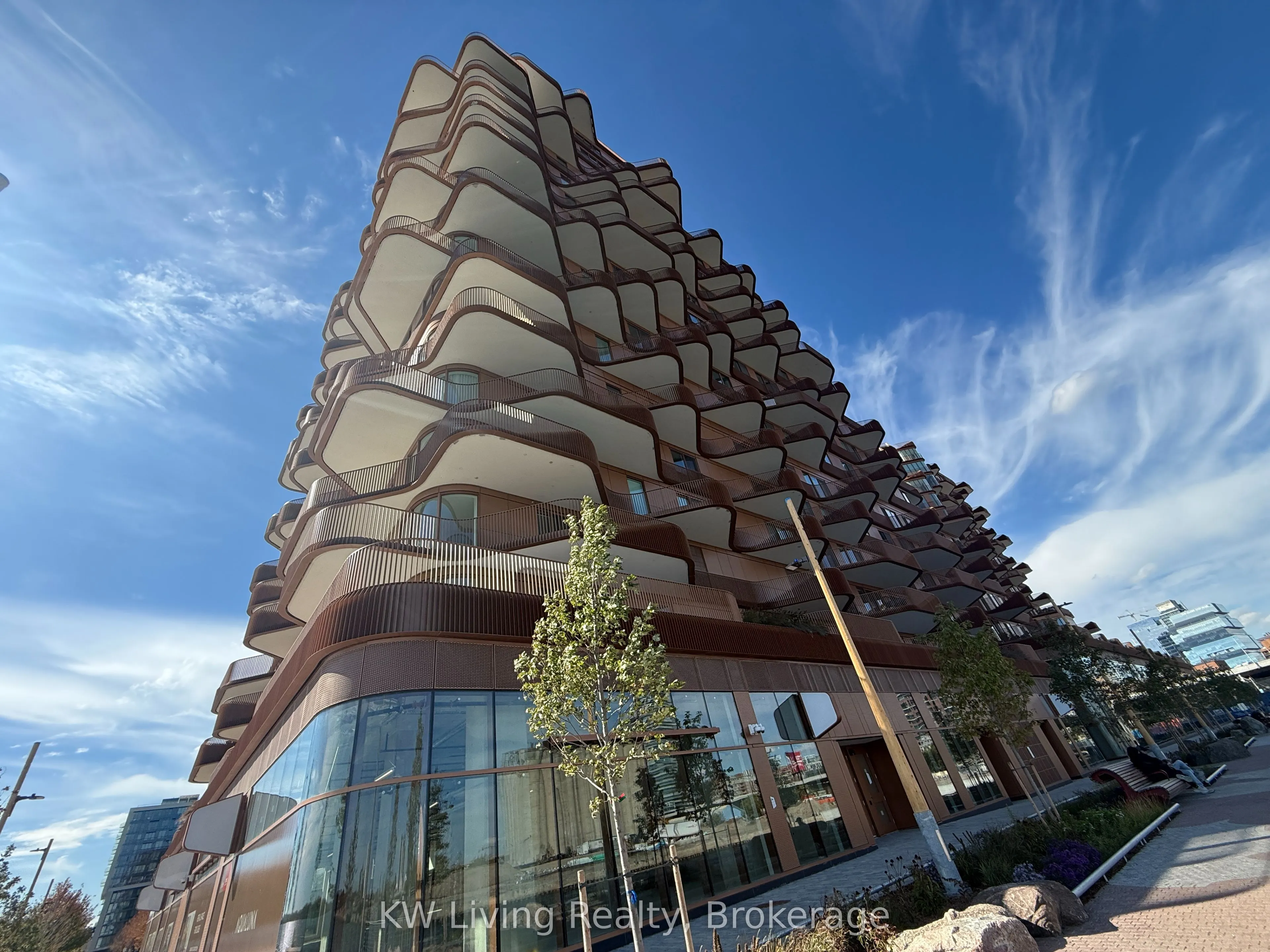 155 Merchants' Wharf, #604