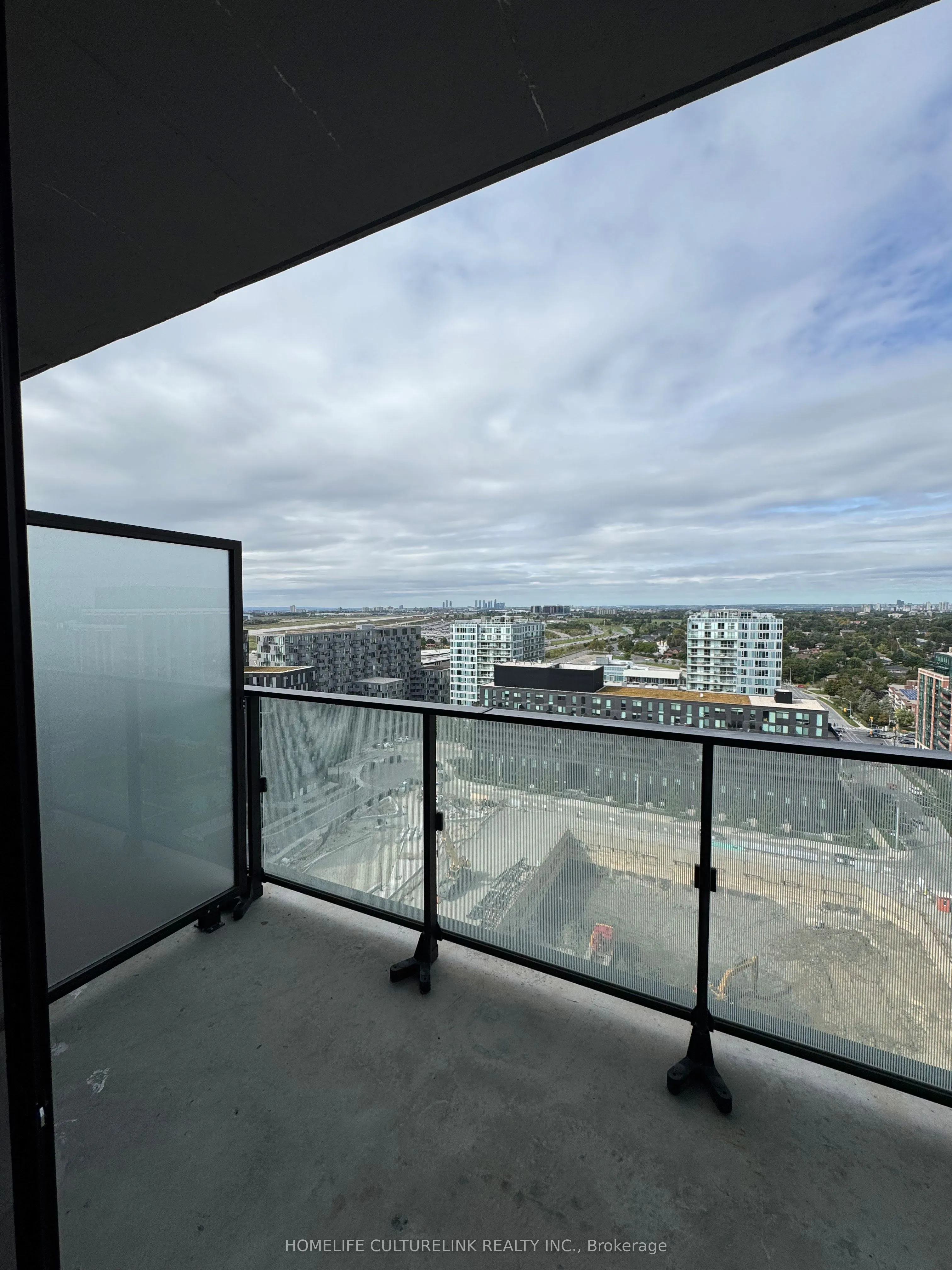 8 Tippett Road, #1602