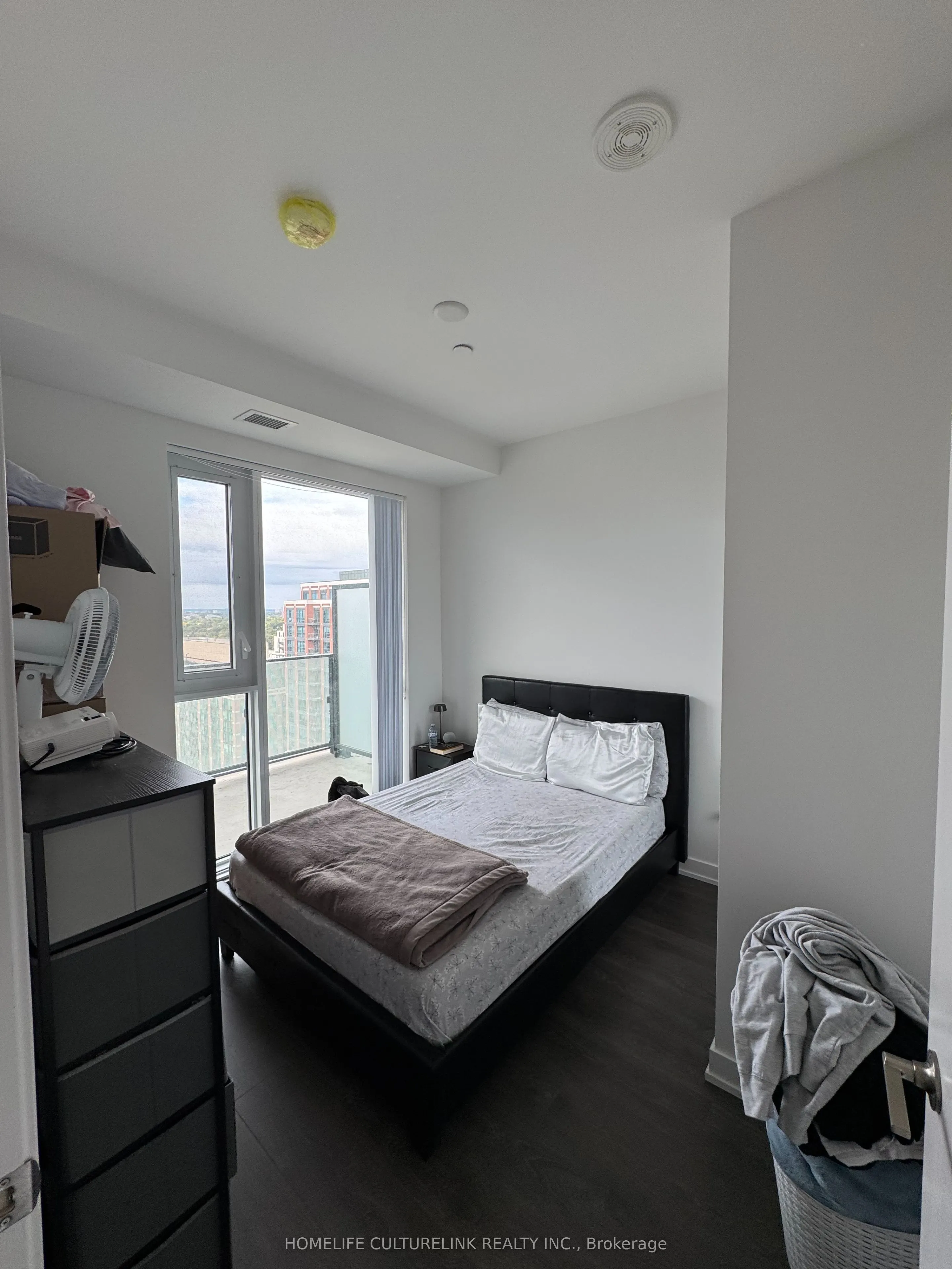 8 Tippett Road, #1602