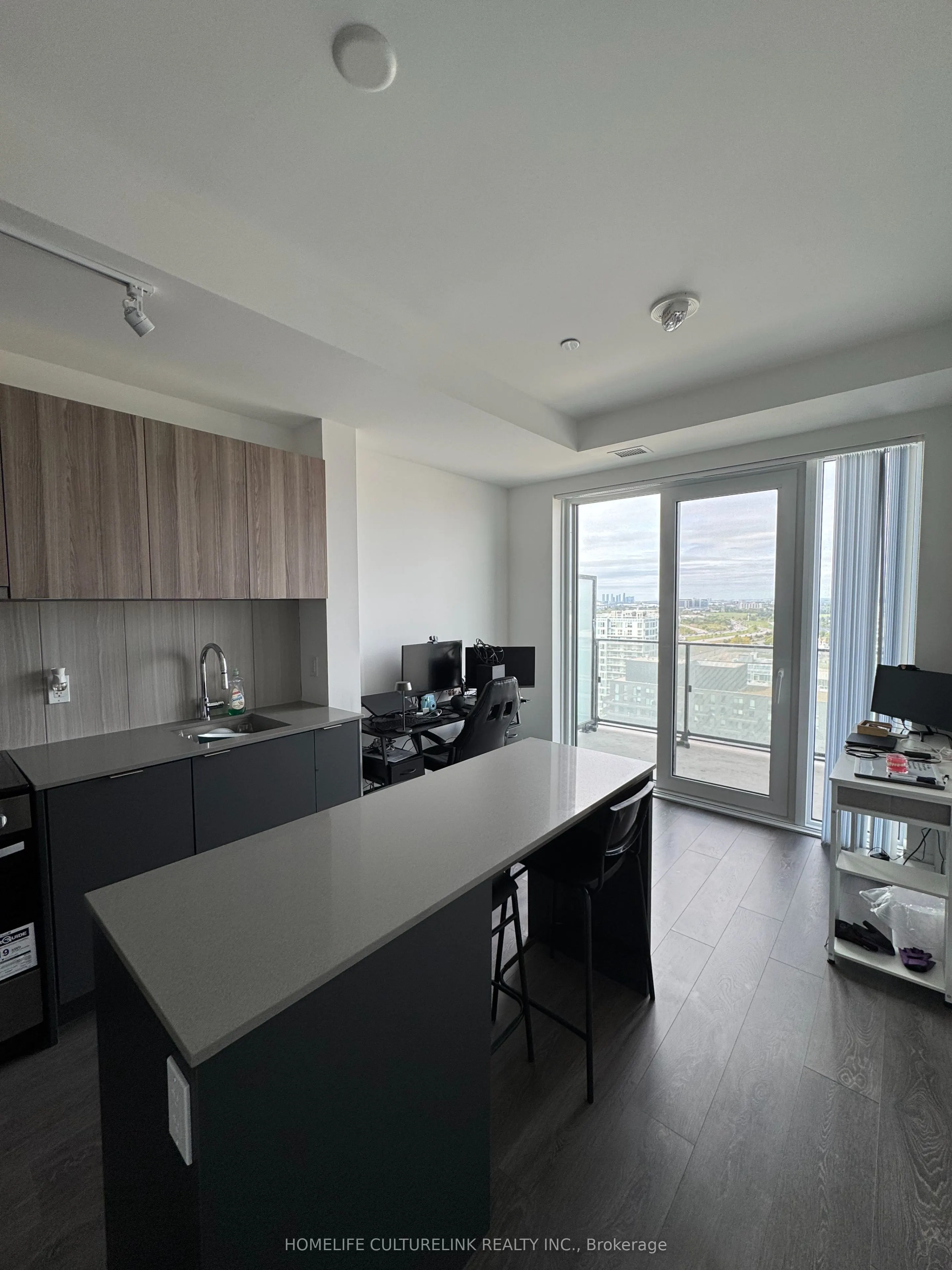8 Tippett Road, #1602