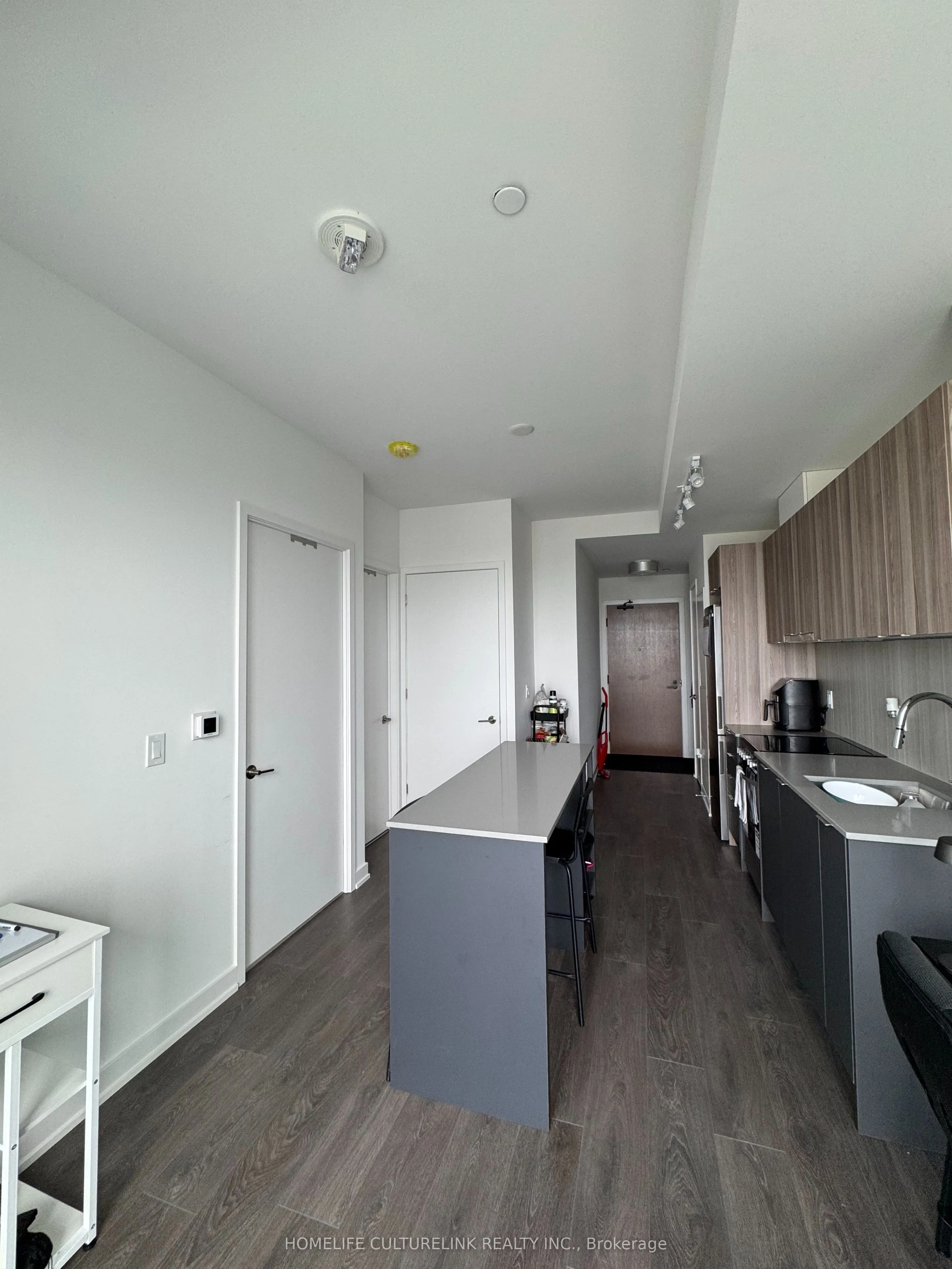 8 Tippett Road, #1602