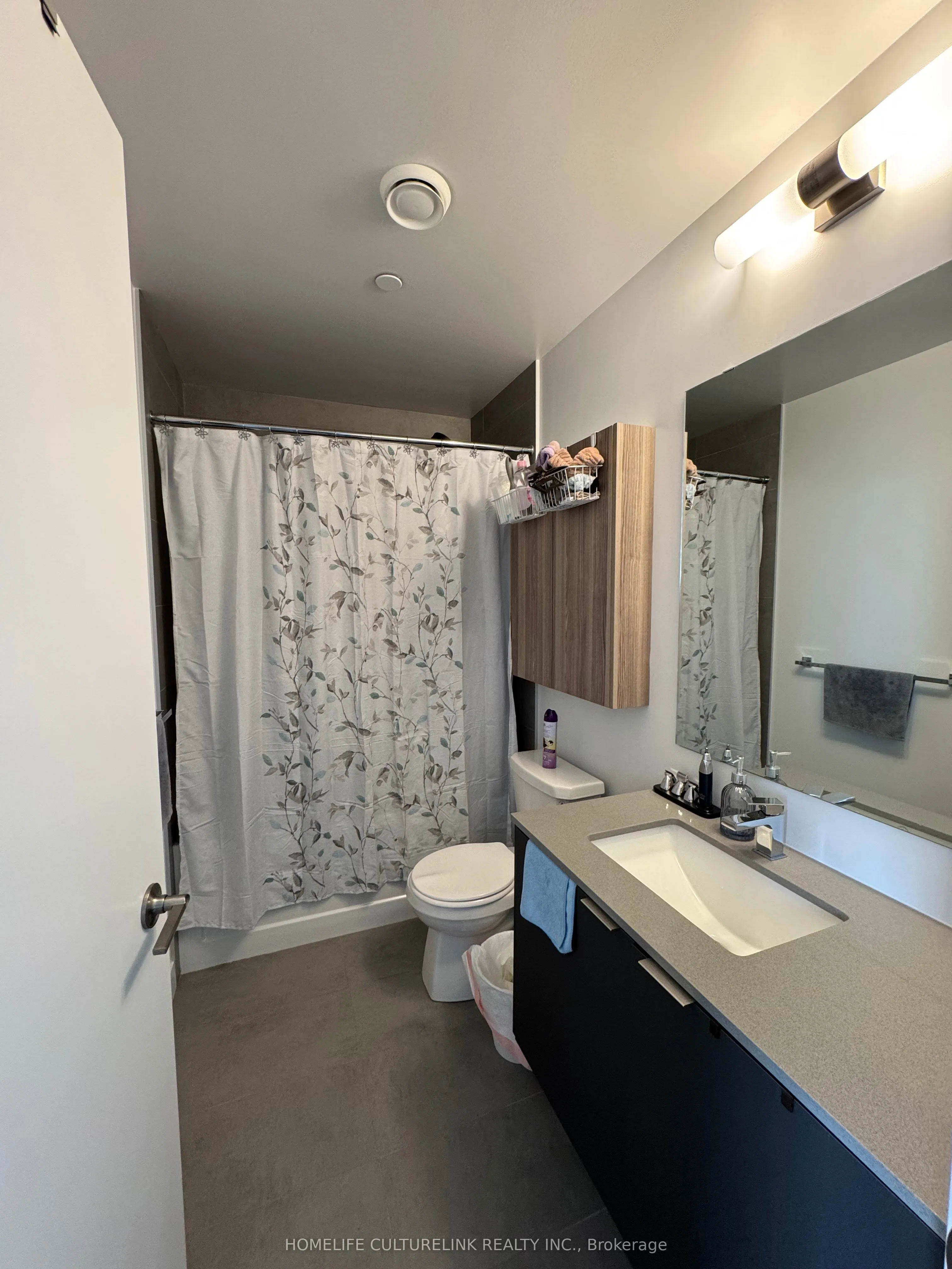 8 Tippett Road, #1602