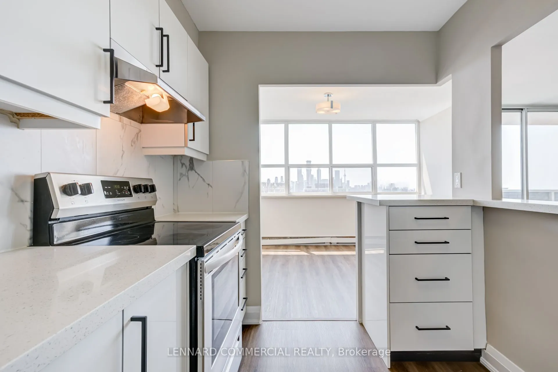 40 Pleasant Boulevard, #3007