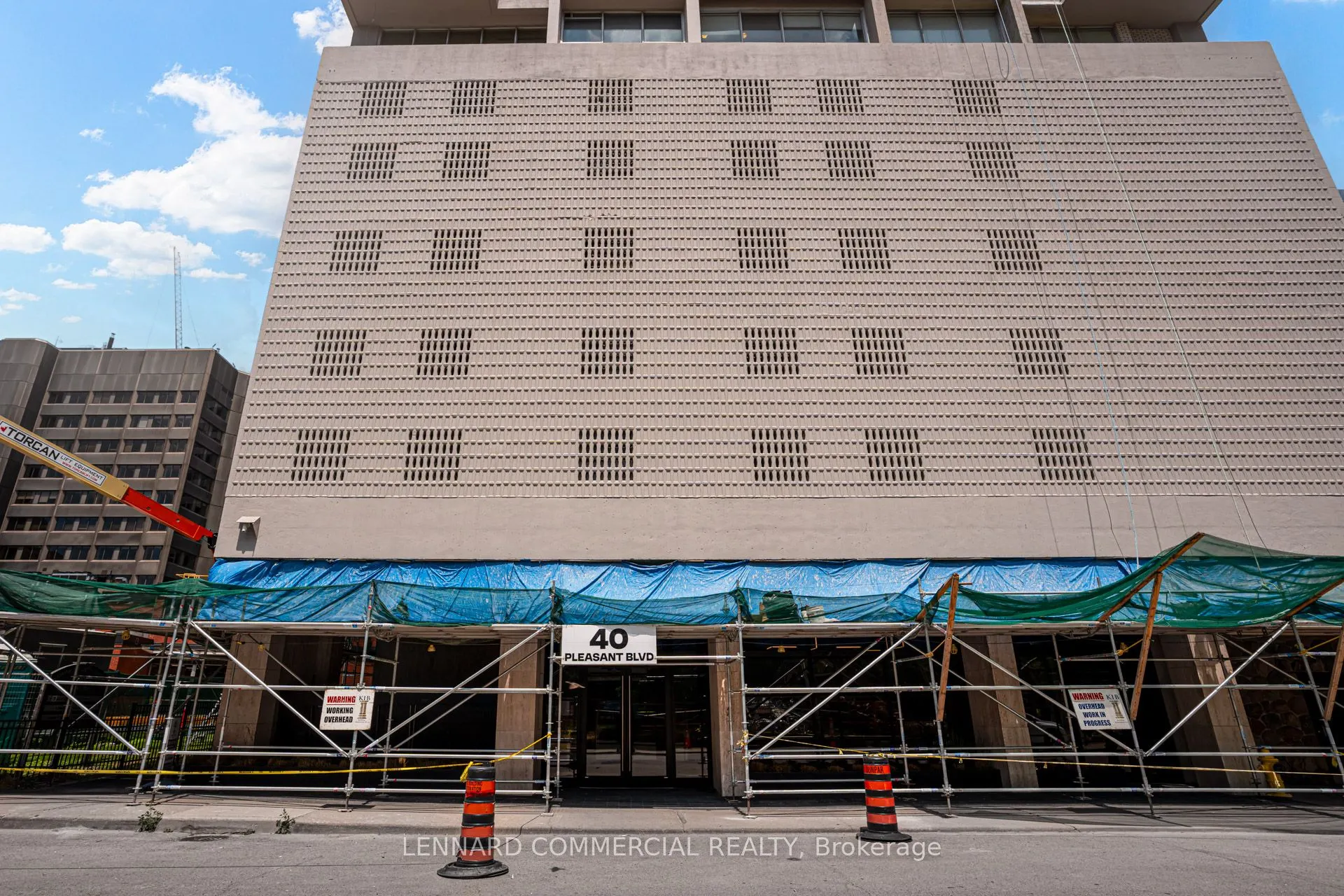 40 Pleasant Boulevard, #3007