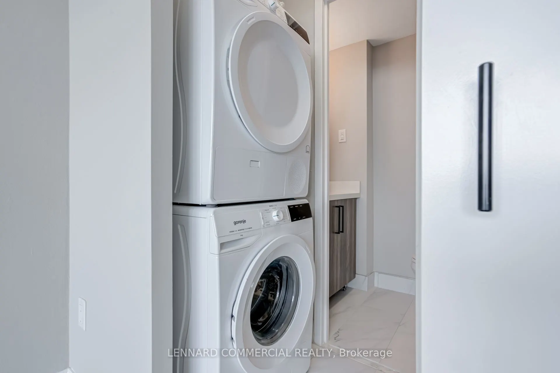 40 Pleasant Boulevard, #3007