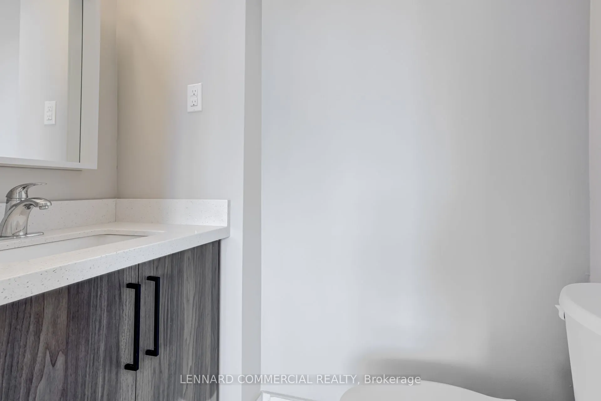40 Pleasant Boulevard, #3007
