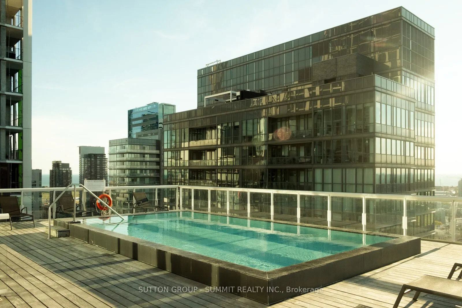 11 Charlotte Street, #902