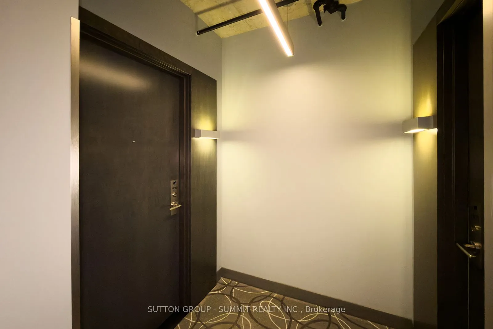 11 Charlotte Street, #902