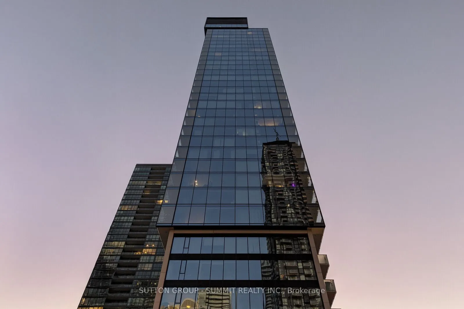 11 Charlotte Street, #902
