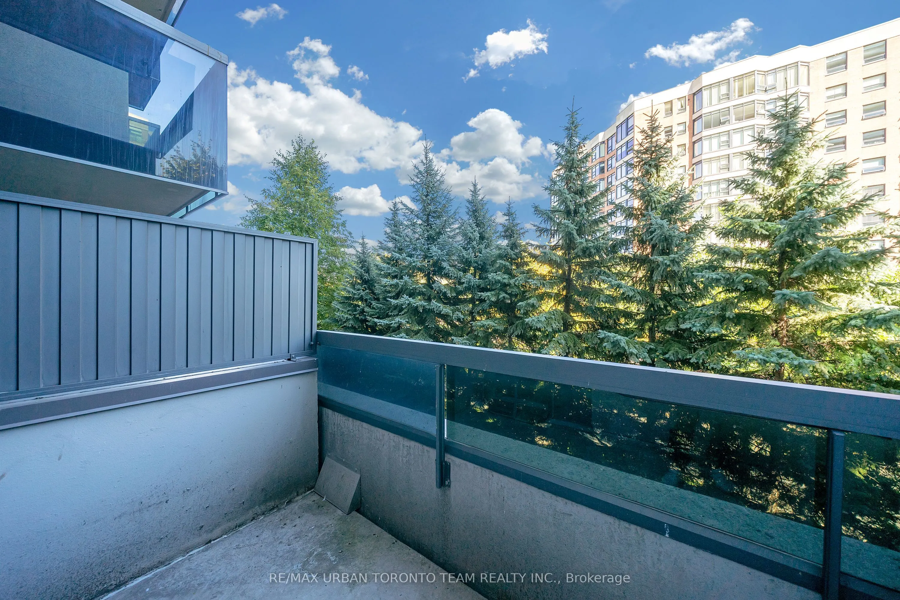 35 Finch Avenue E, #308