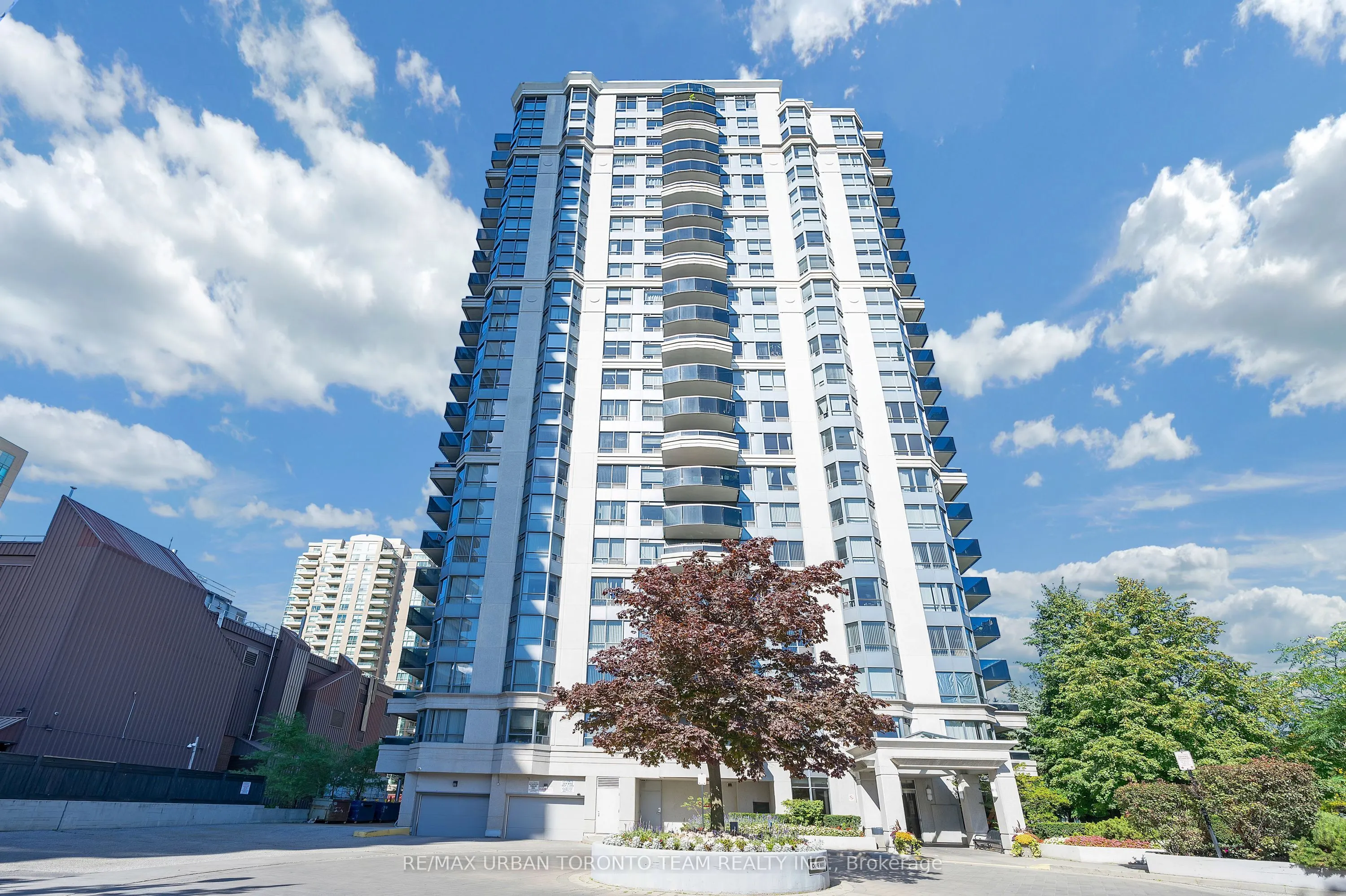 35 Finch Avenue E, #308