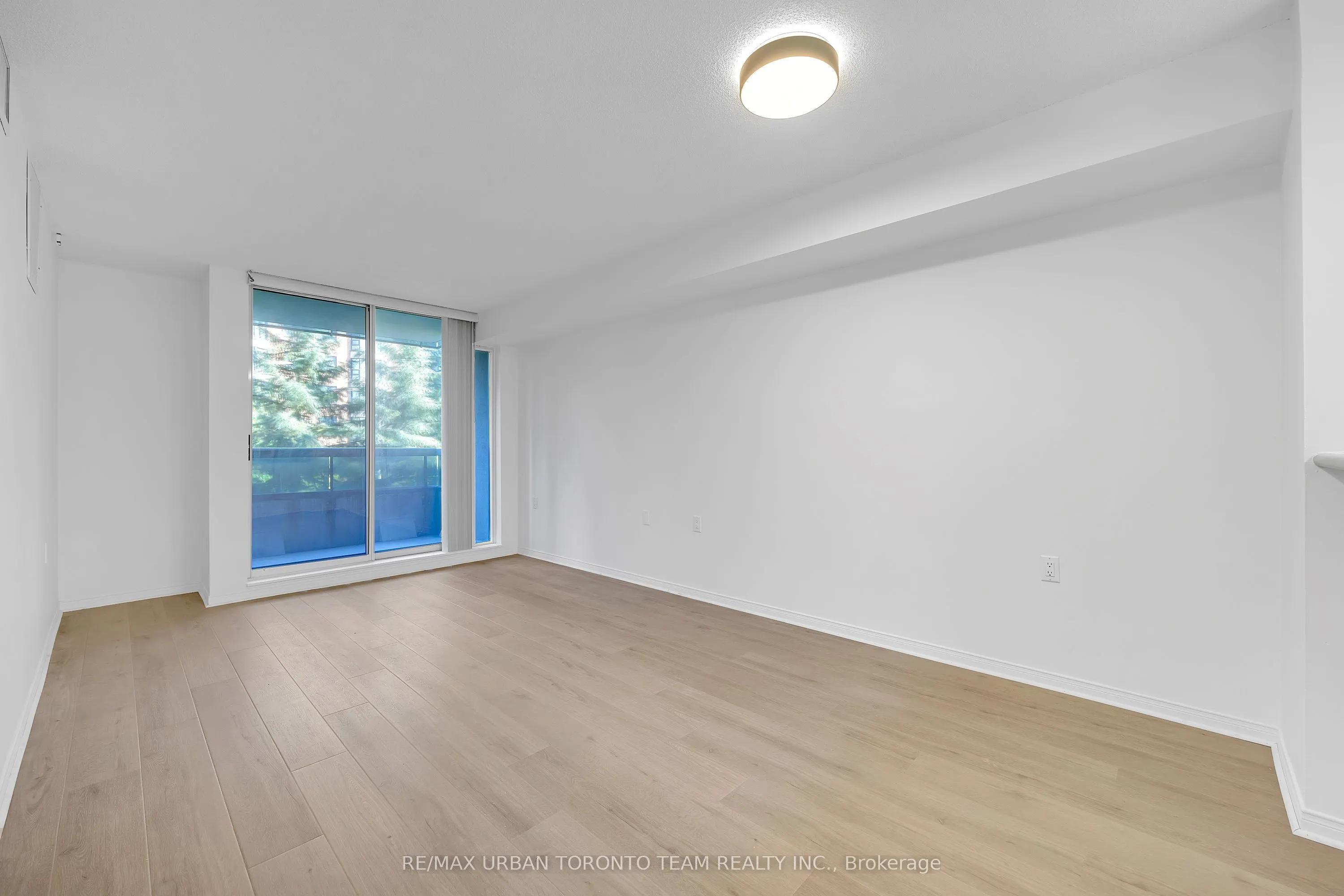 35 Finch Avenue E, #308