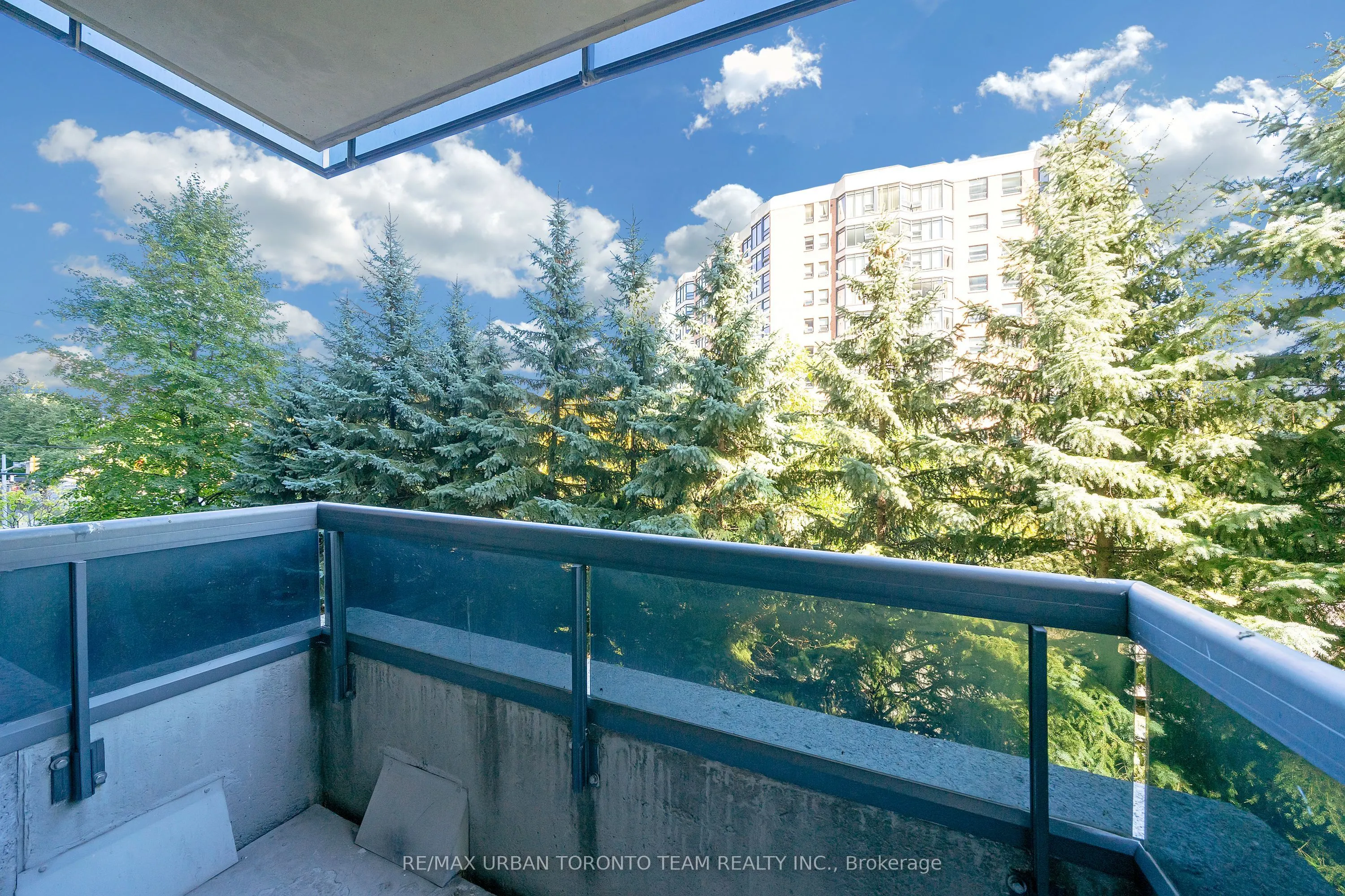 35 Finch Avenue E, #308