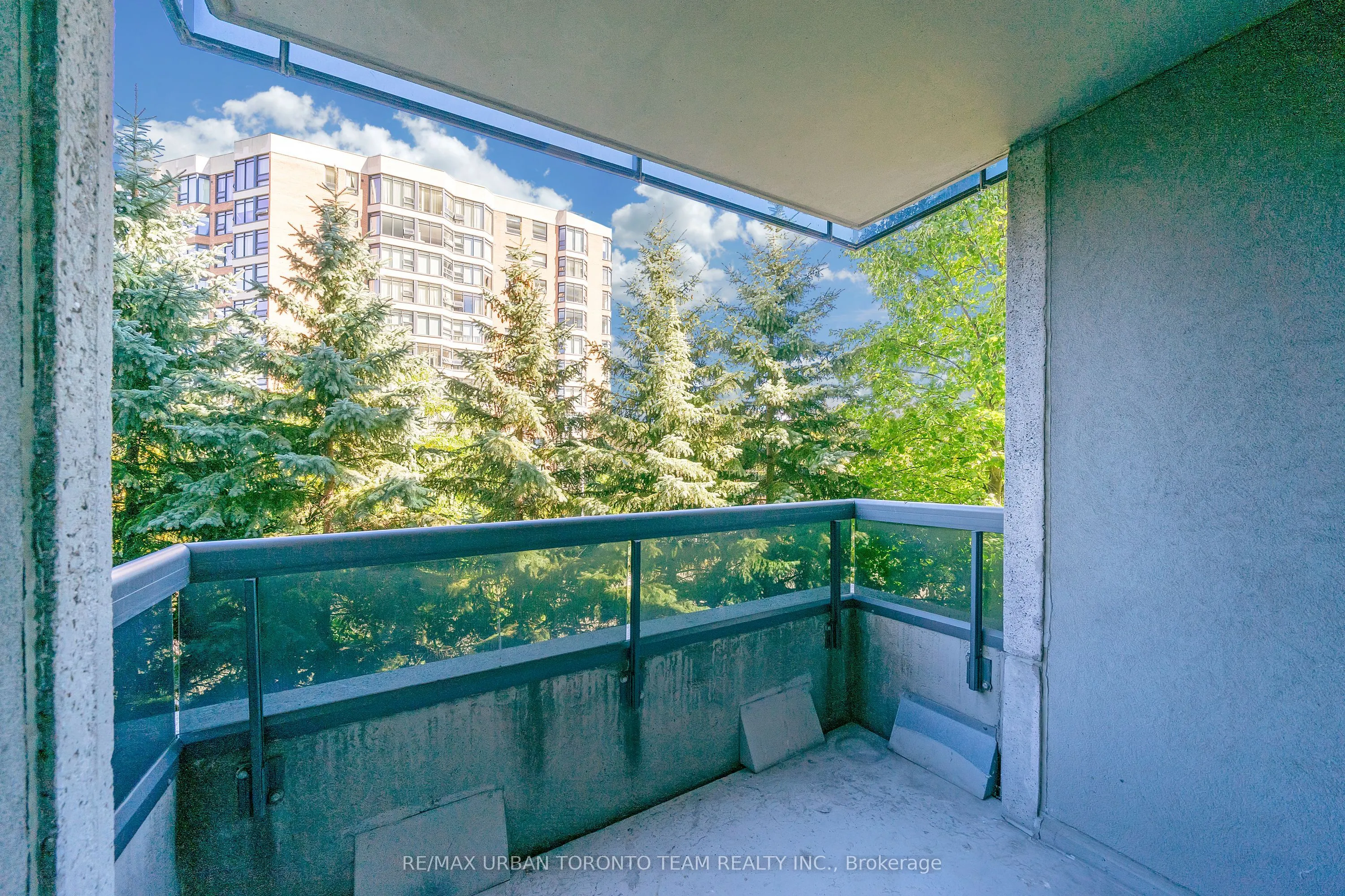 35 Finch Avenue E, #308