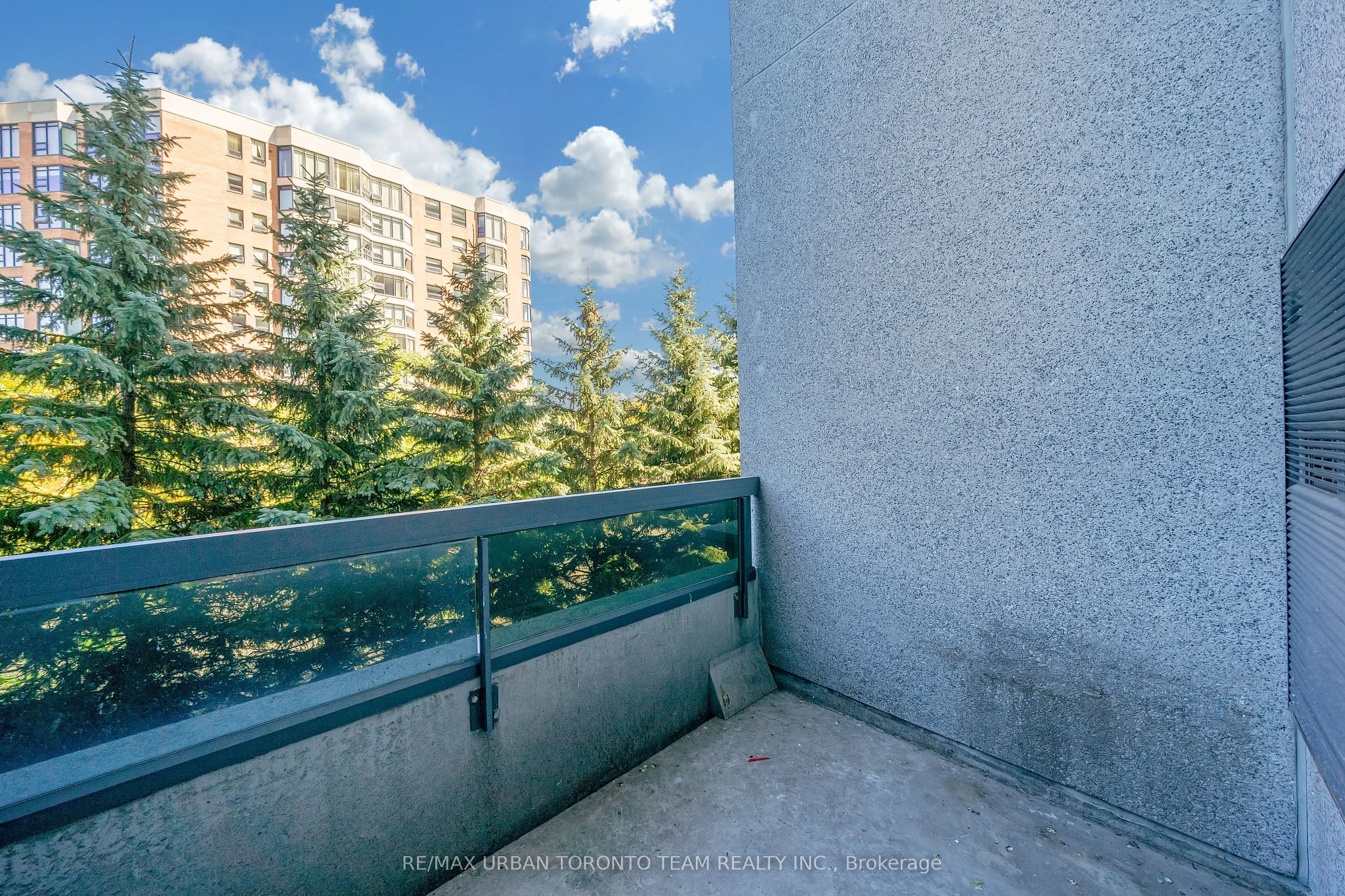 35 Finch Avenue E, #308