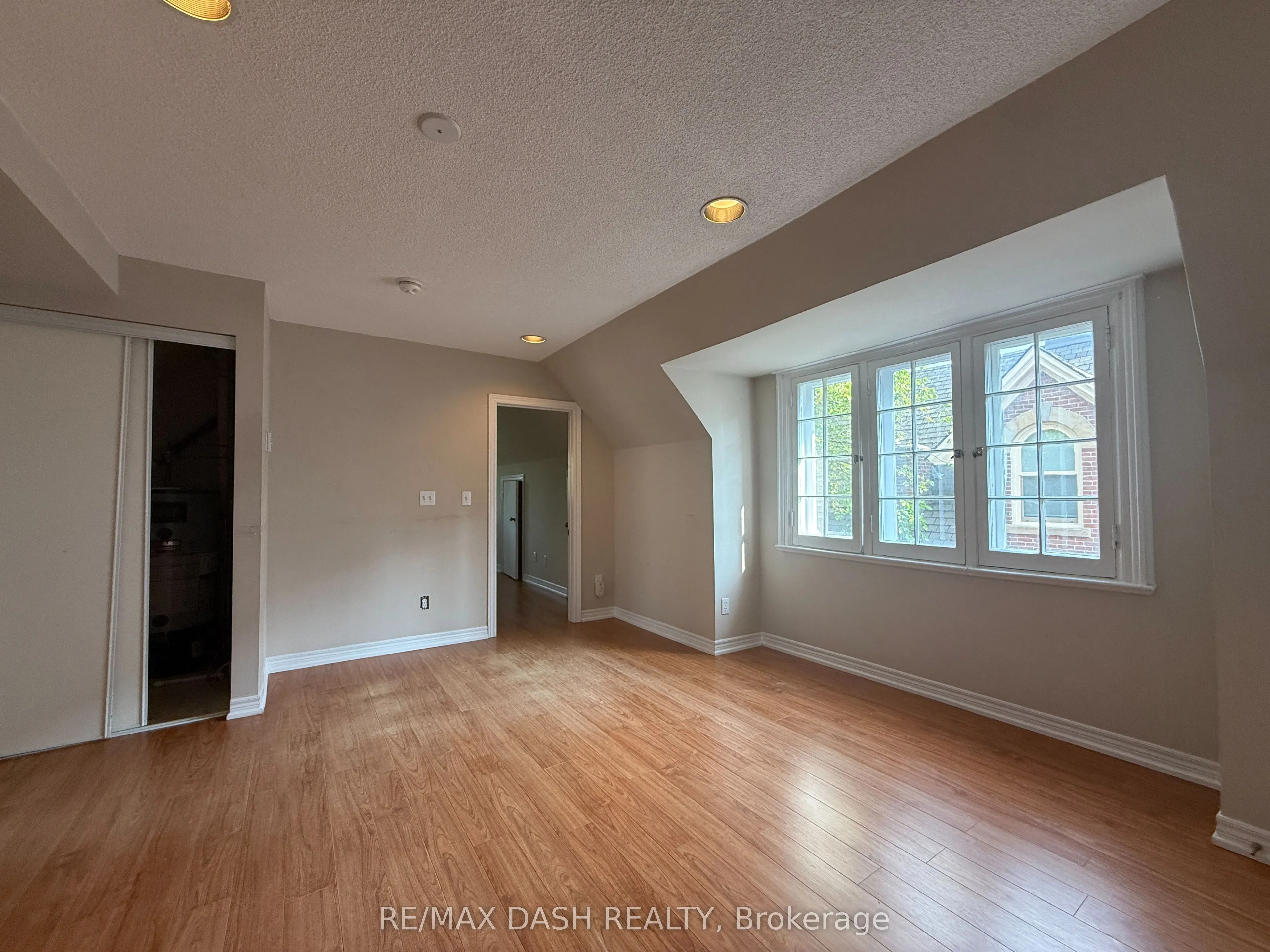 228 St George Street, #7