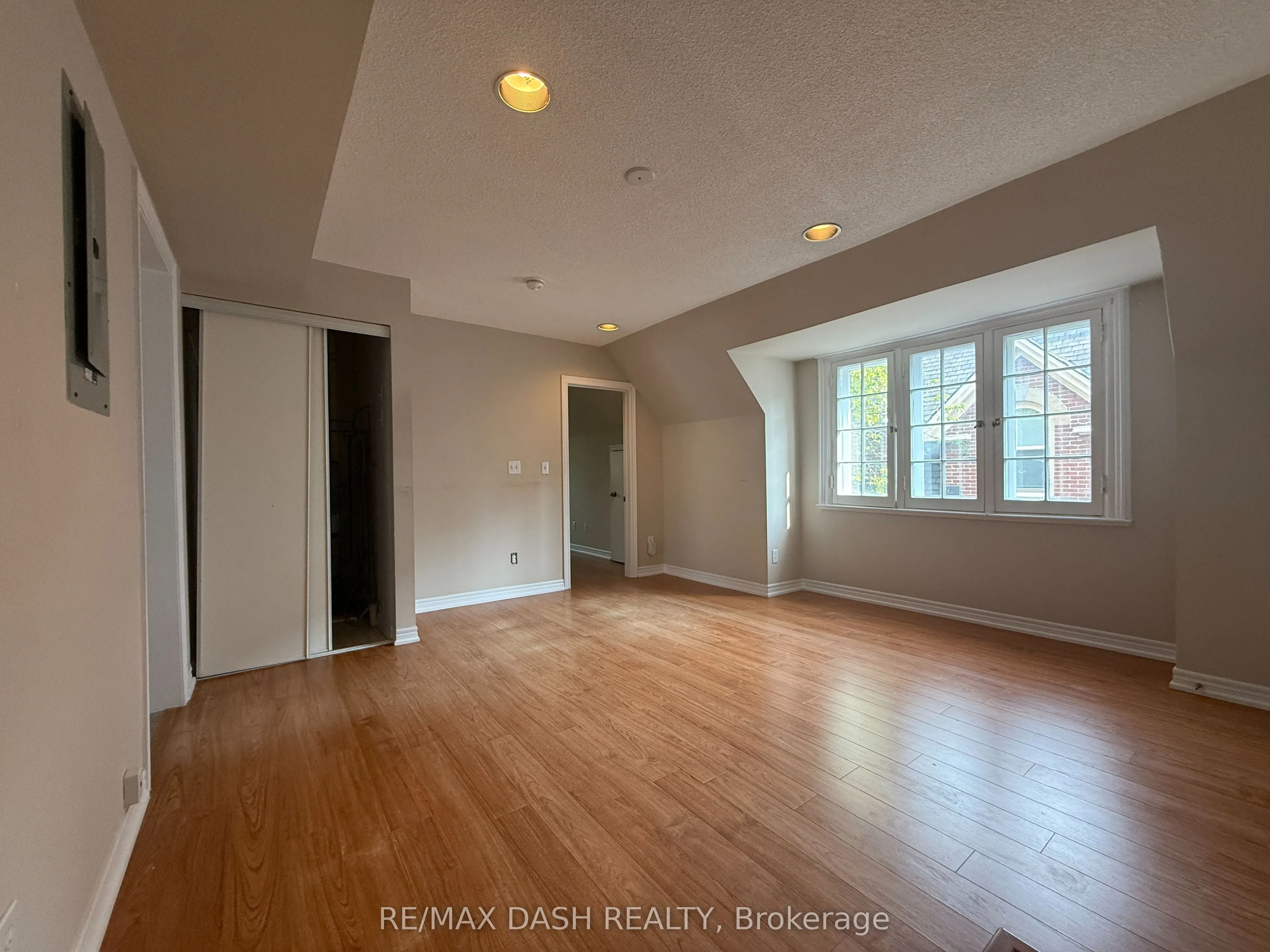 228 St George Street, #7