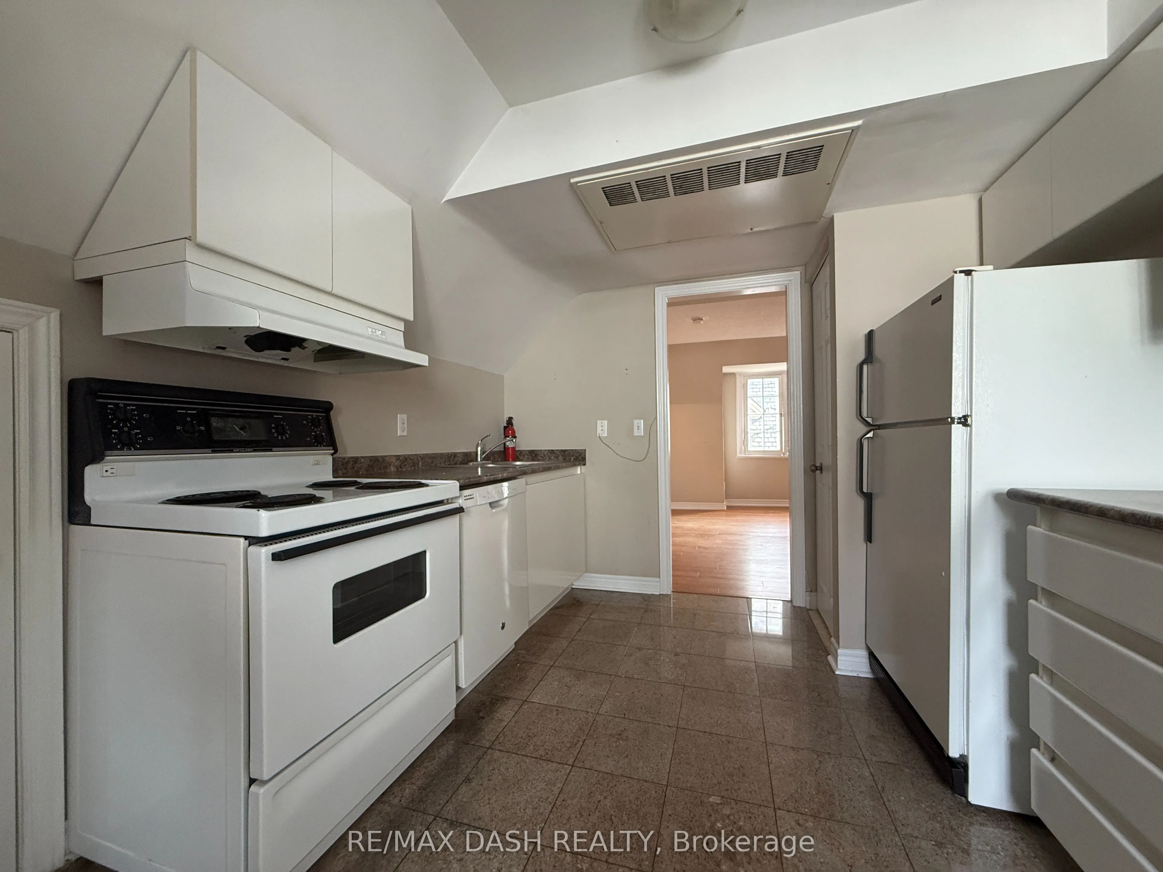 228 St George Street, #7
