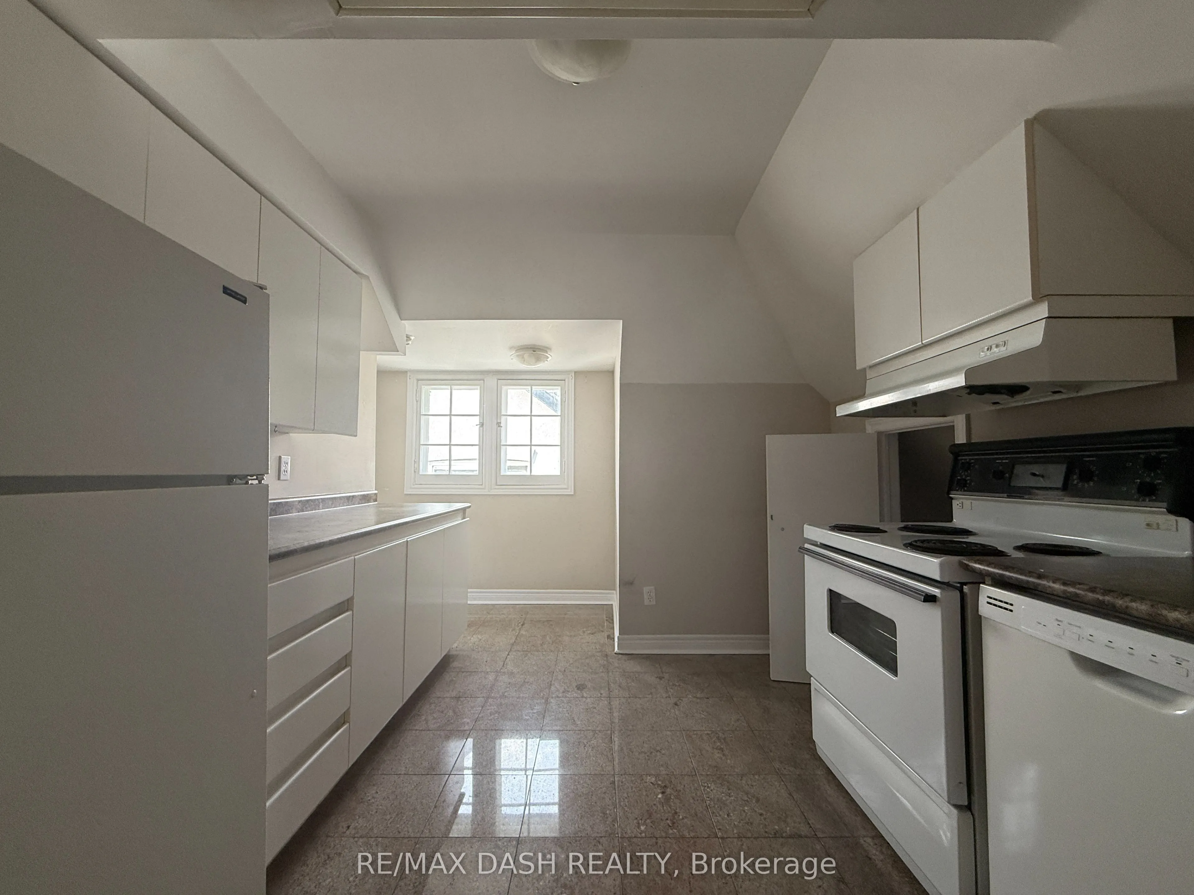 228 St George Street, #7