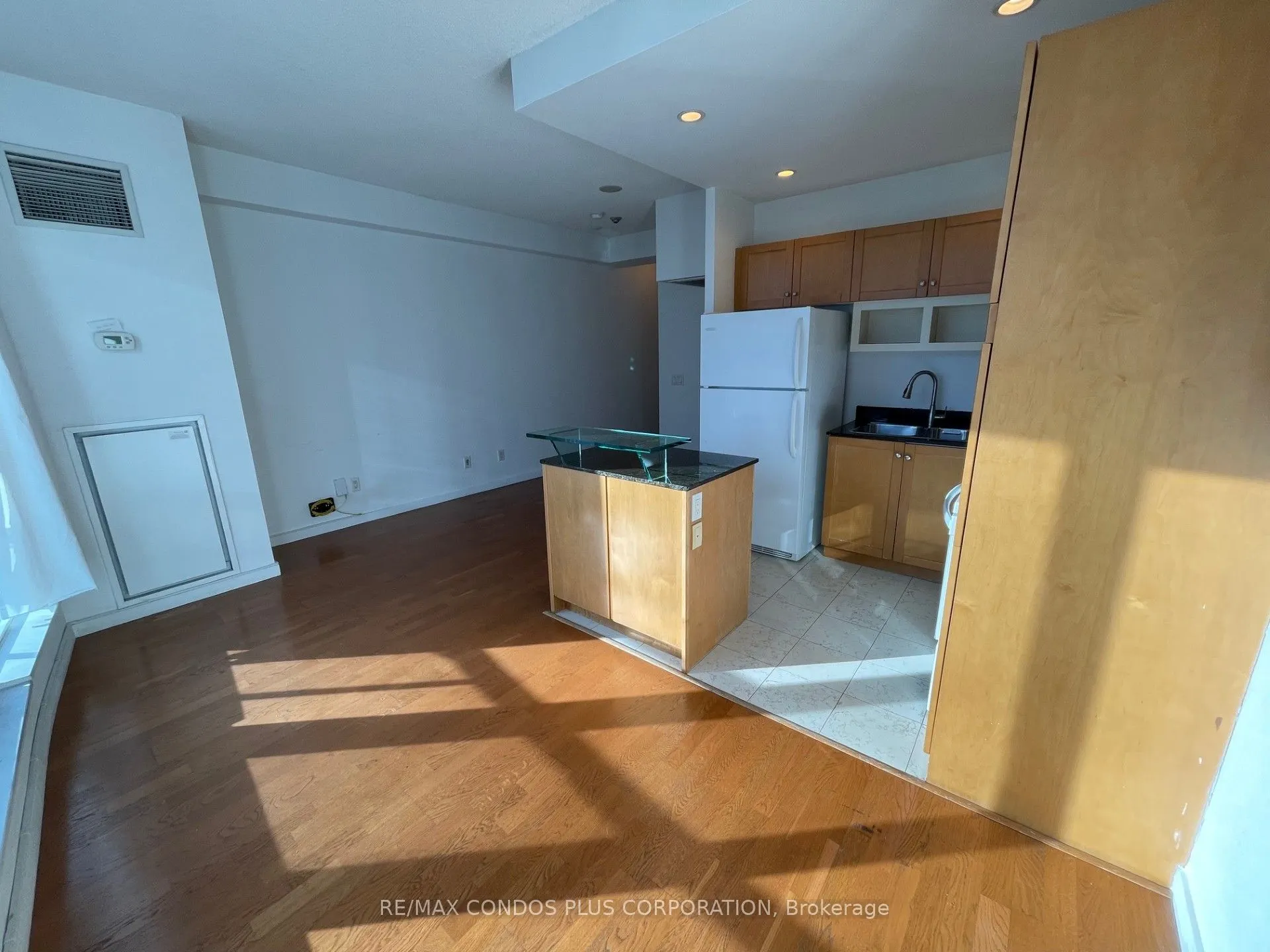 8 York Street, #2504