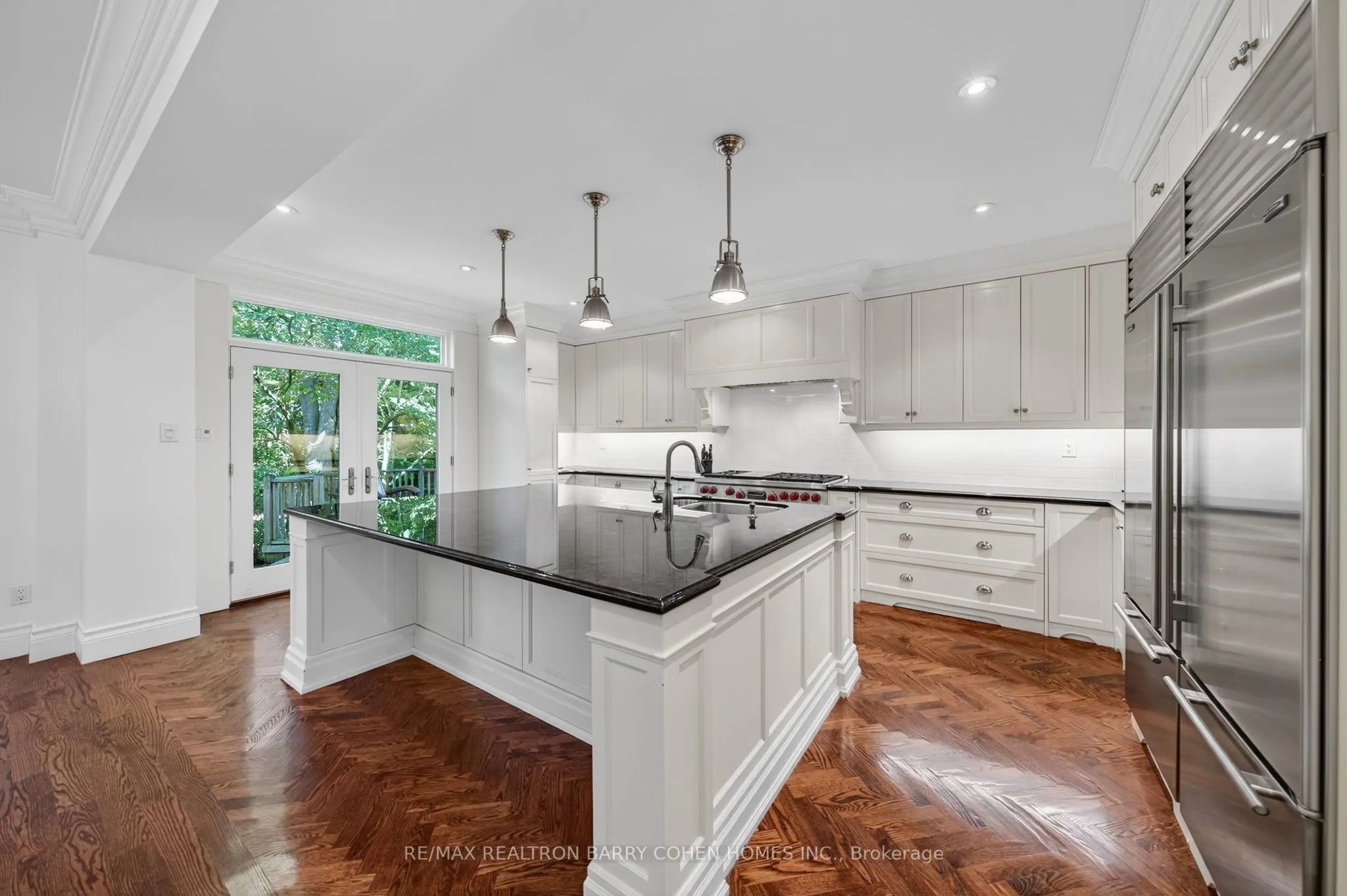 106 Highland Crescent