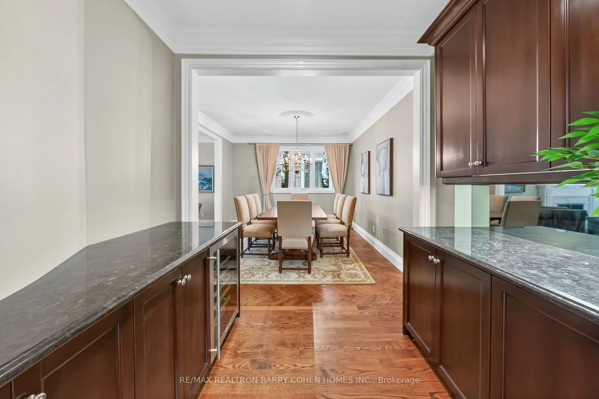 106 Highland Crescent