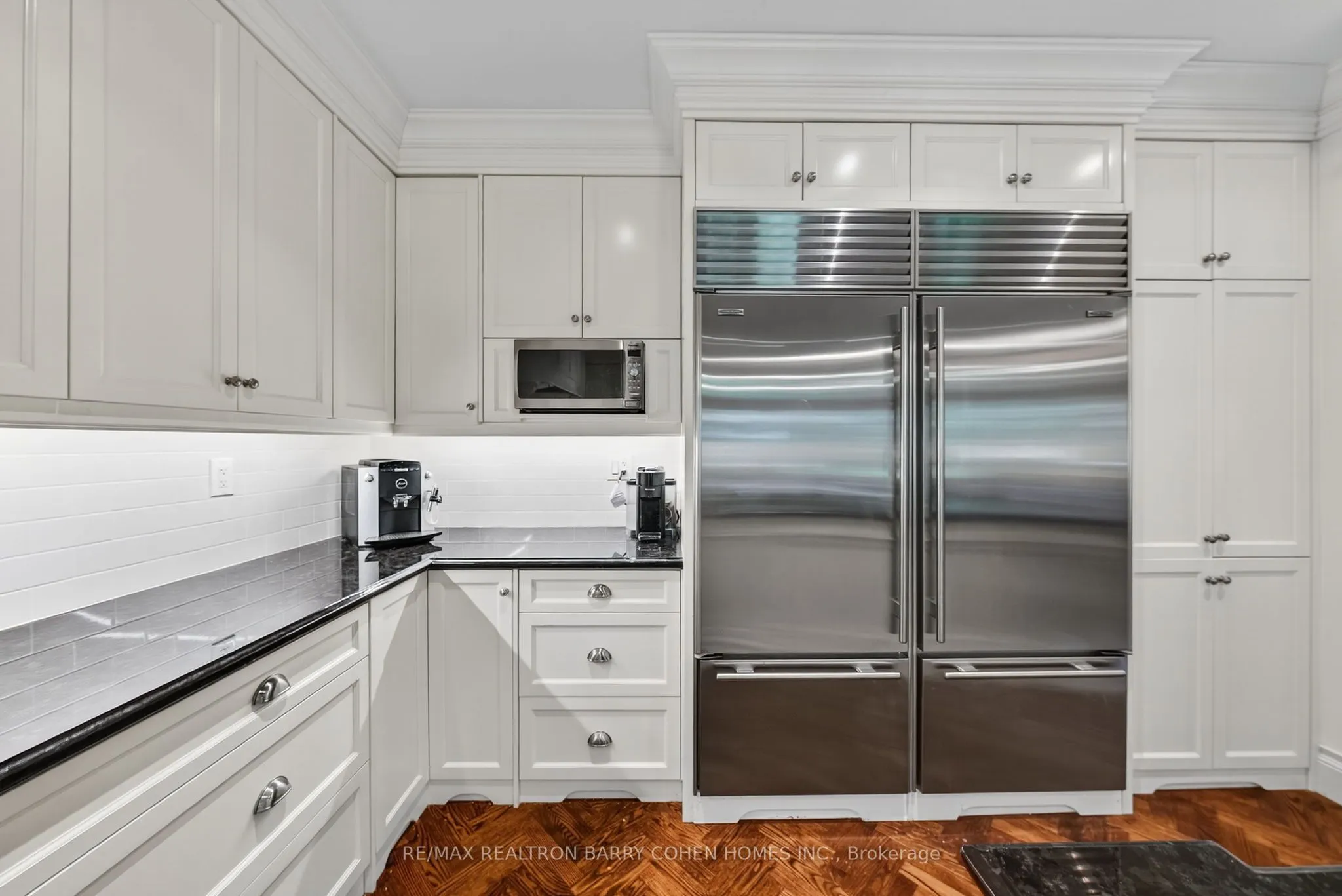 106 Highland Crescent