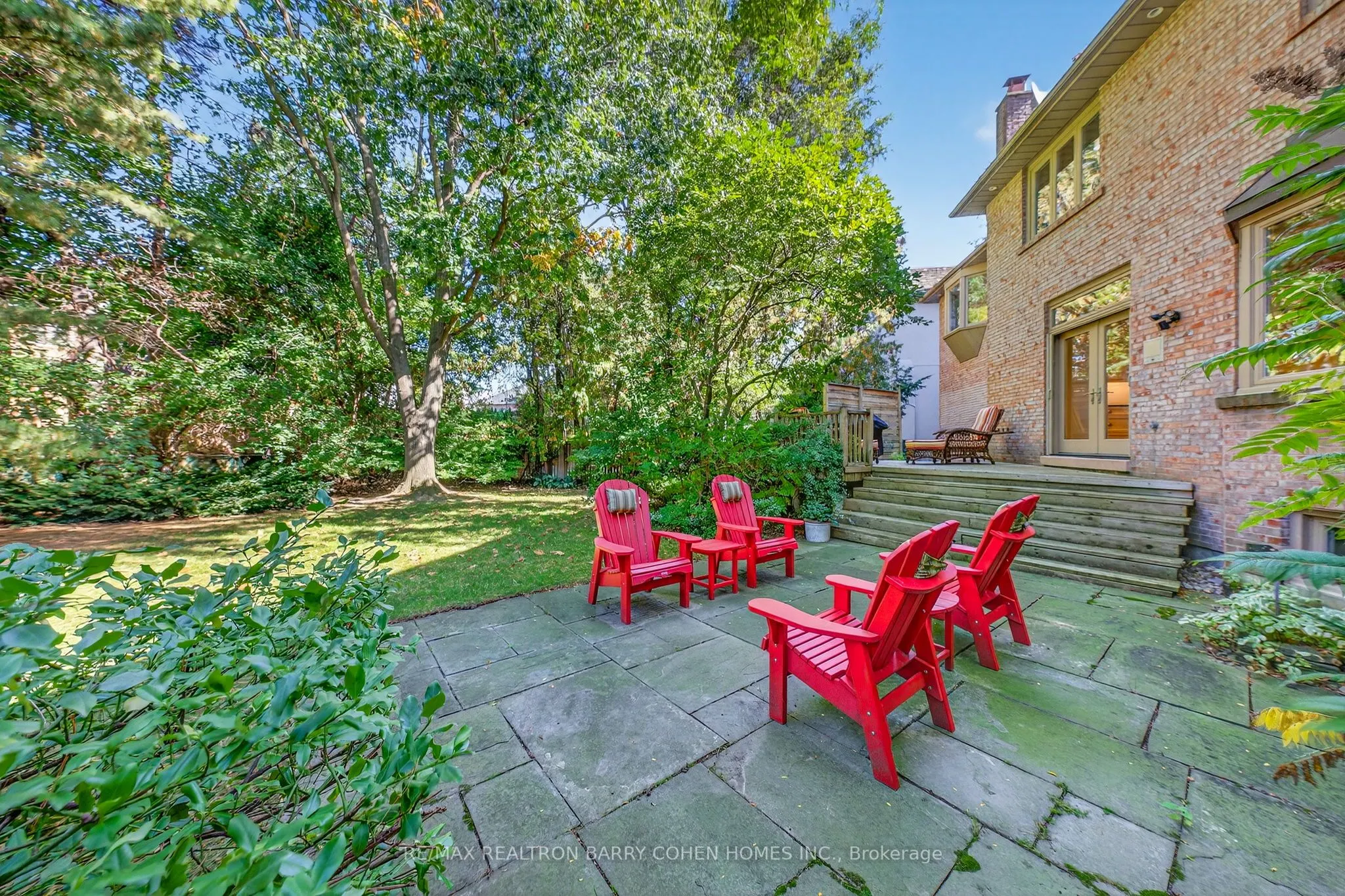 106 Highland Crescent