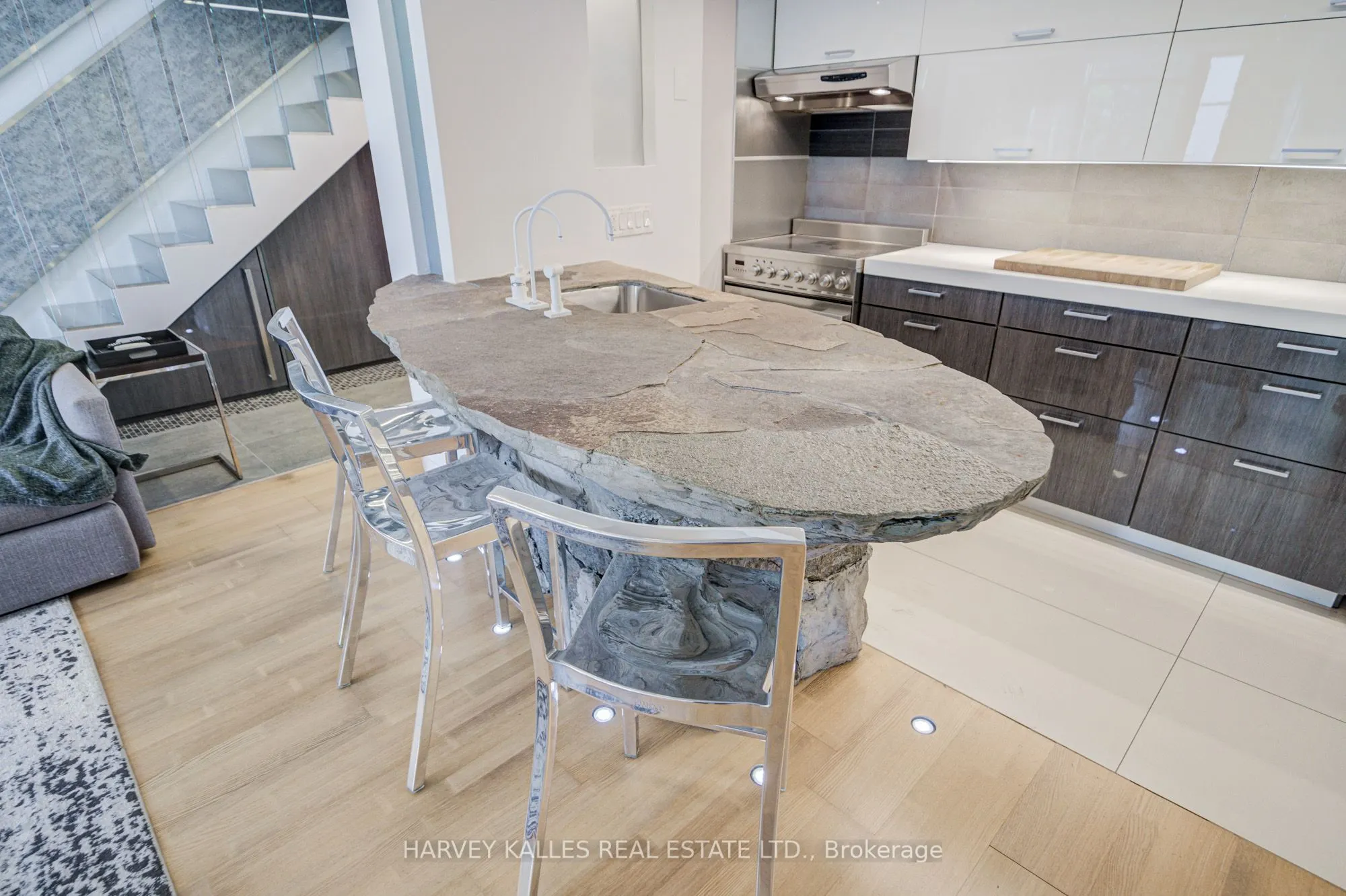 55 Stewart Street, #121