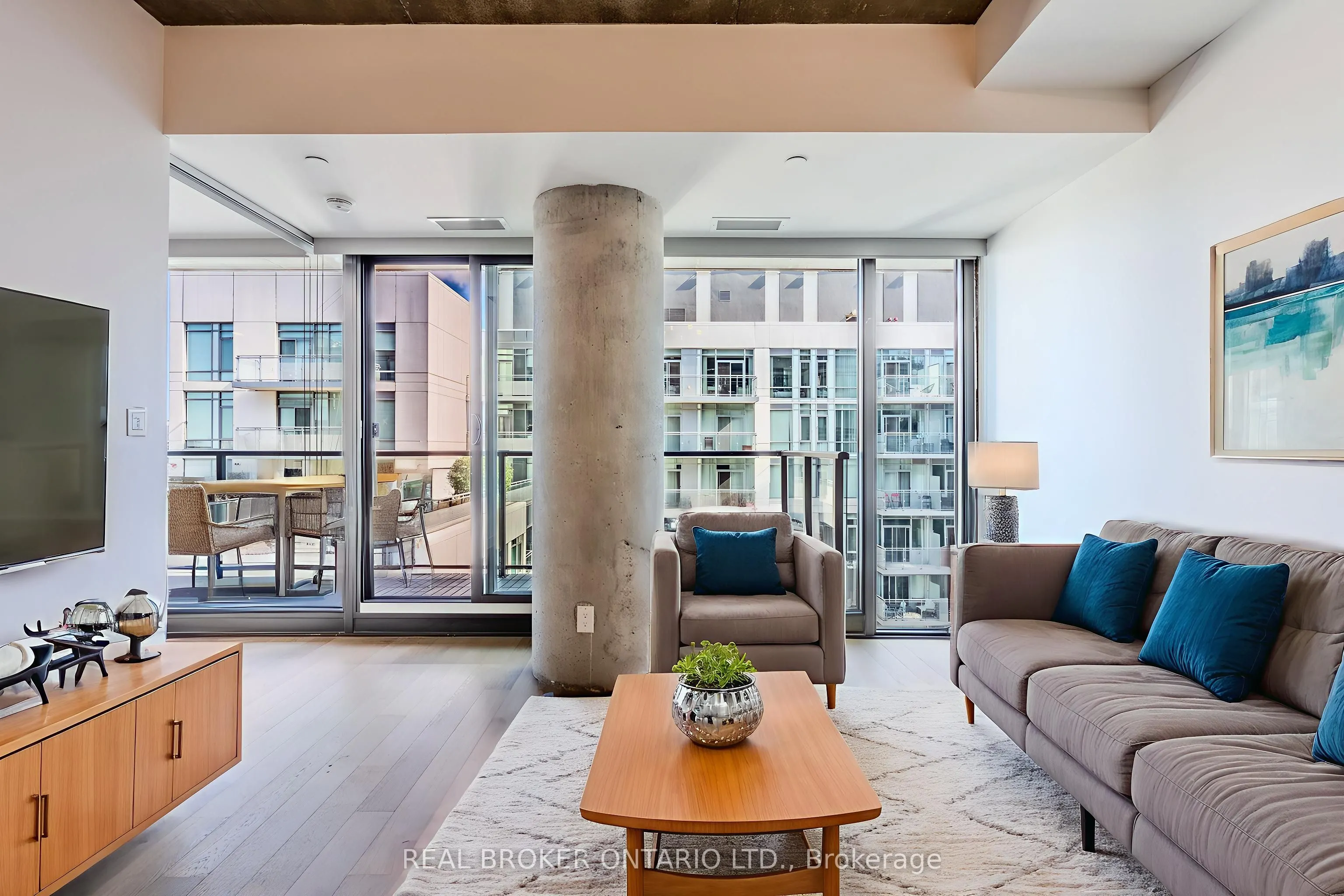 111 Bathurst Street, #1411