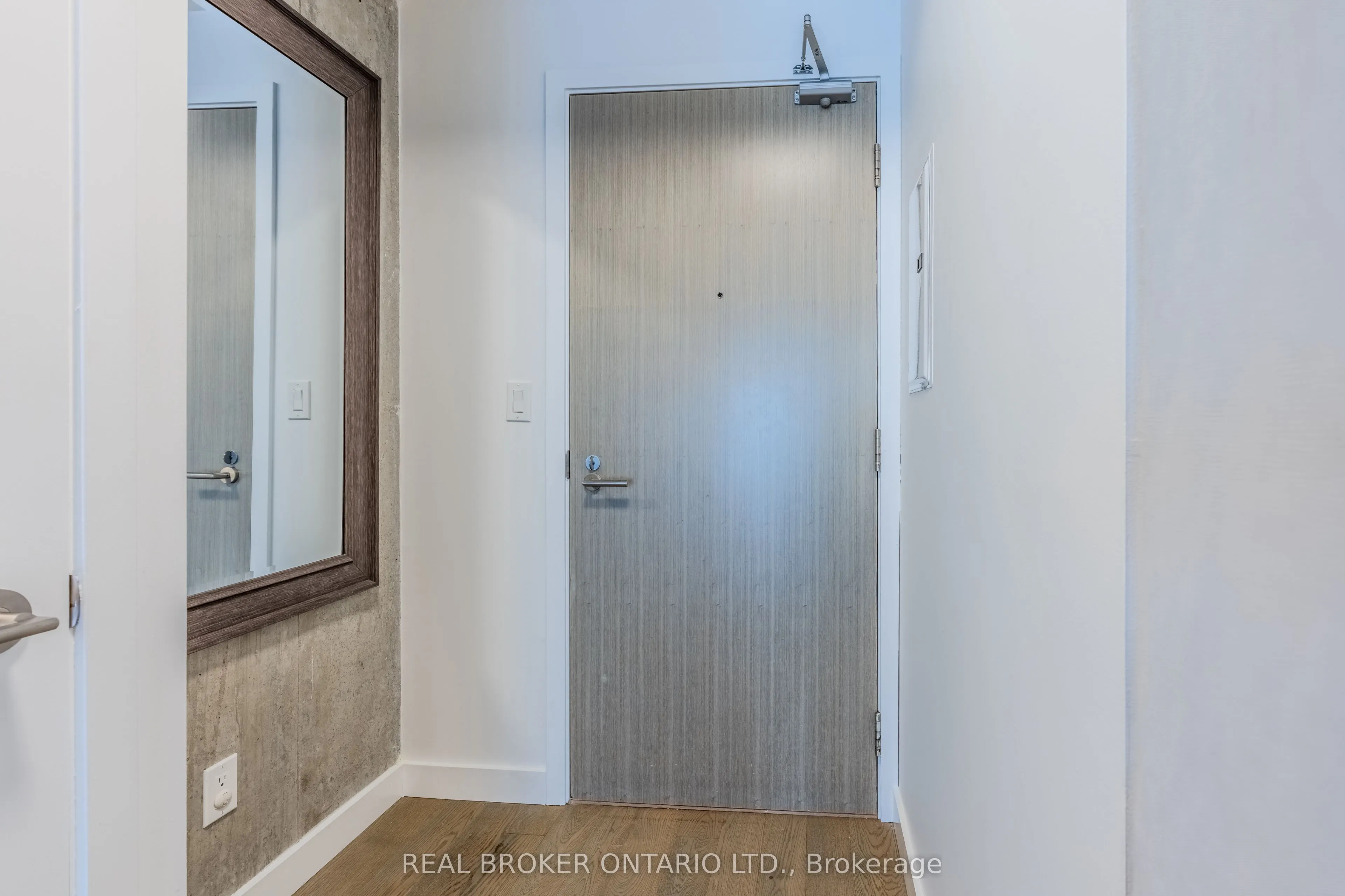 111 Bathurst Street, #1411