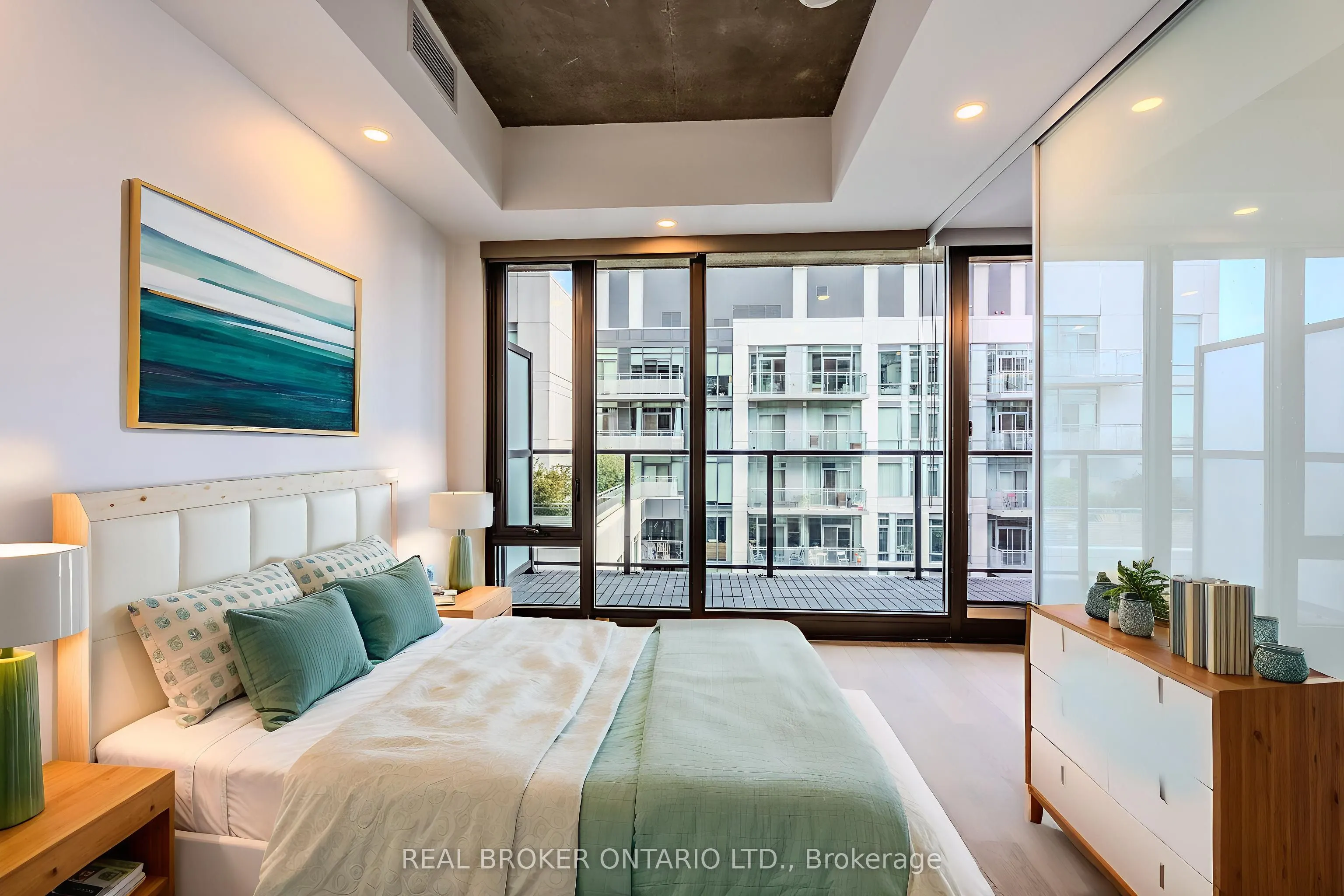 111 Bathurst Street, #1411