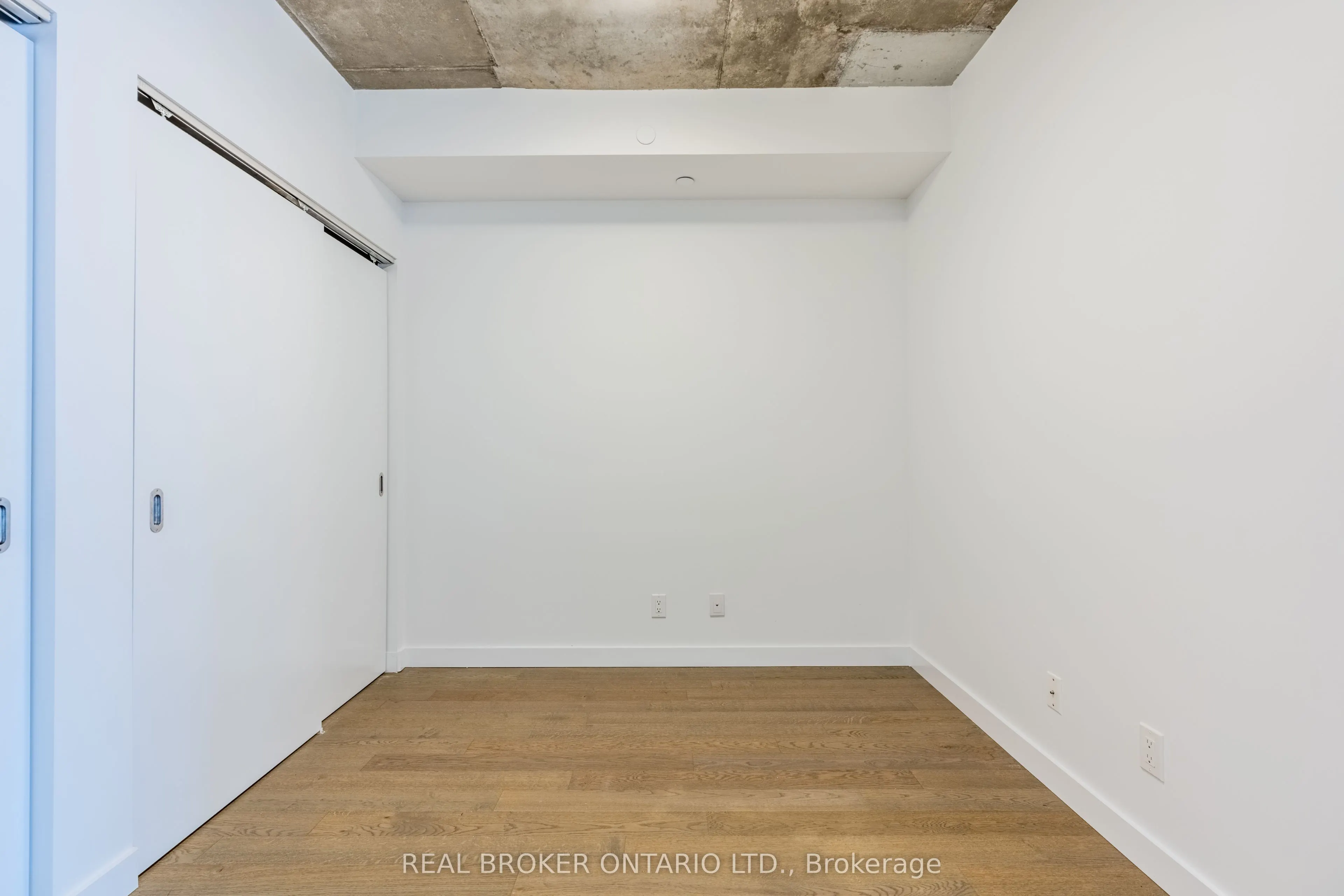 111 Bathurst Street, #1411