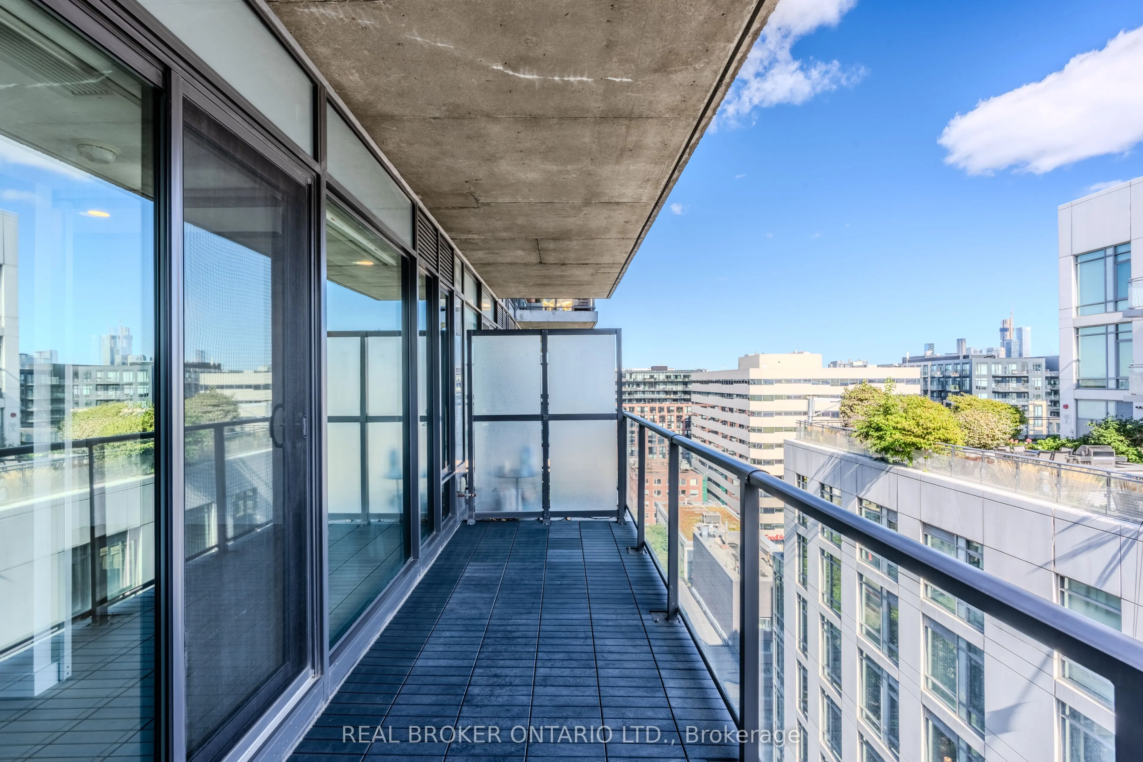 111 Bathurst Street, #1411
