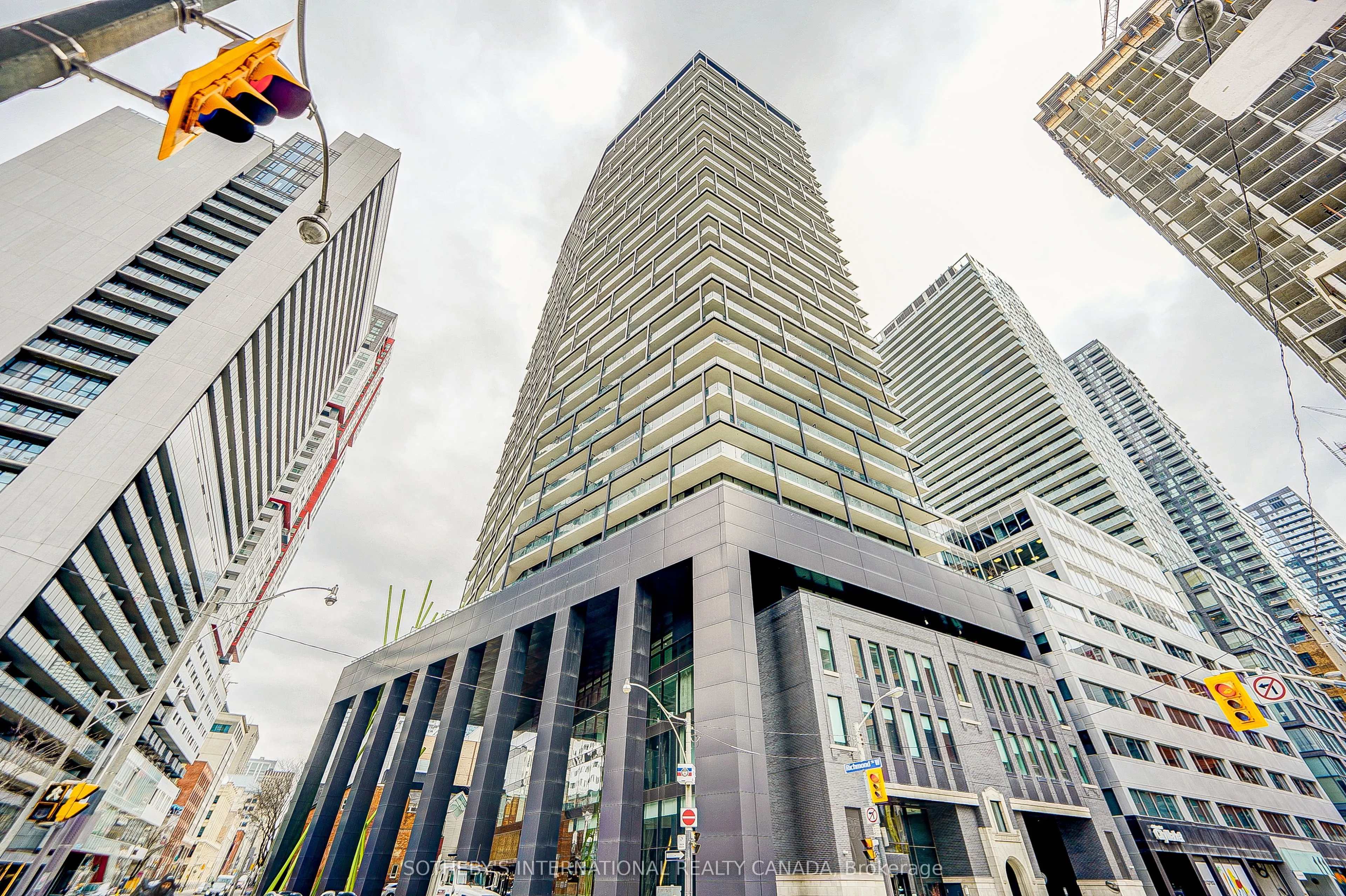 125 Peter Street, #506