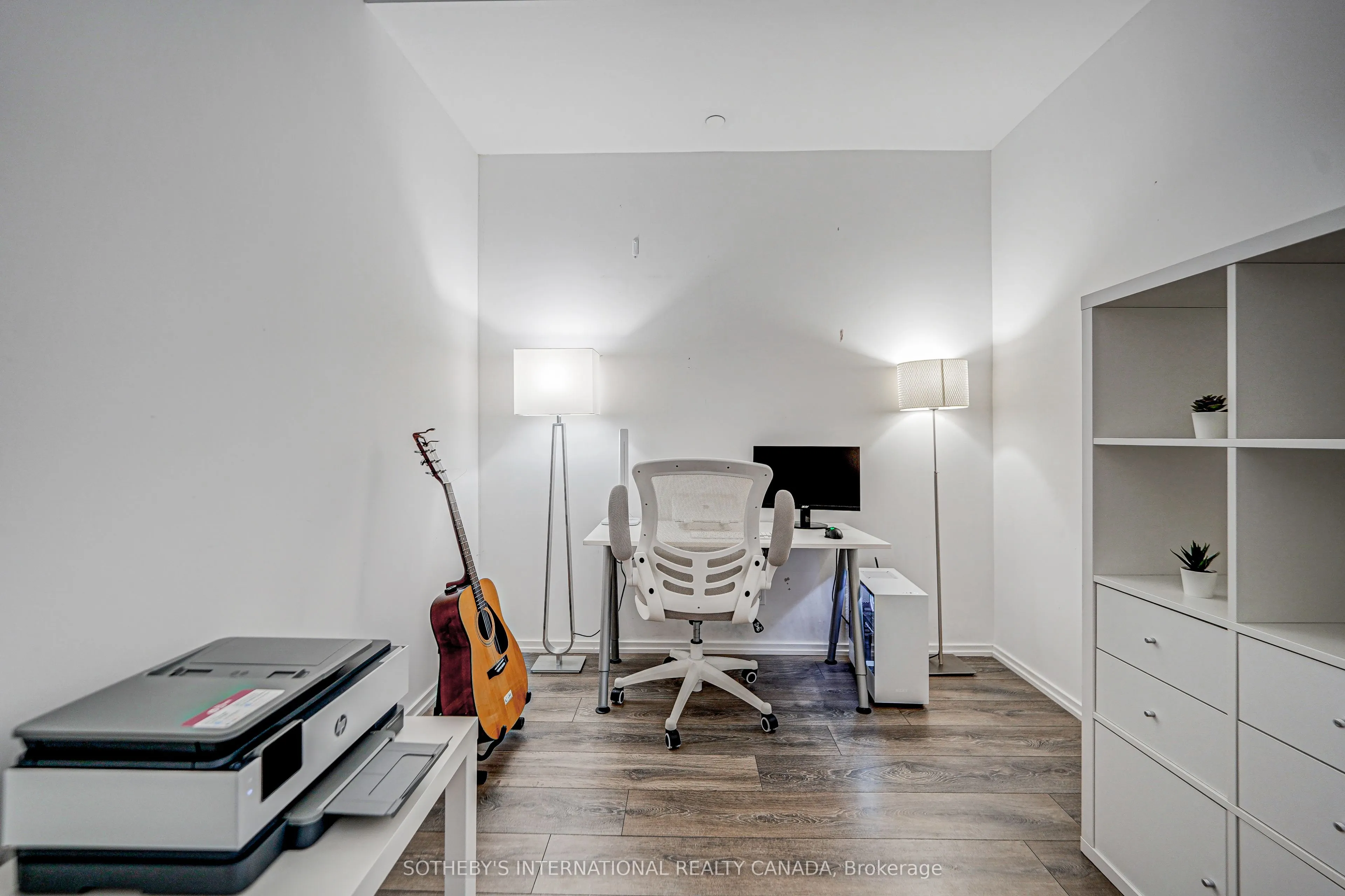 125 Peter Street, #506