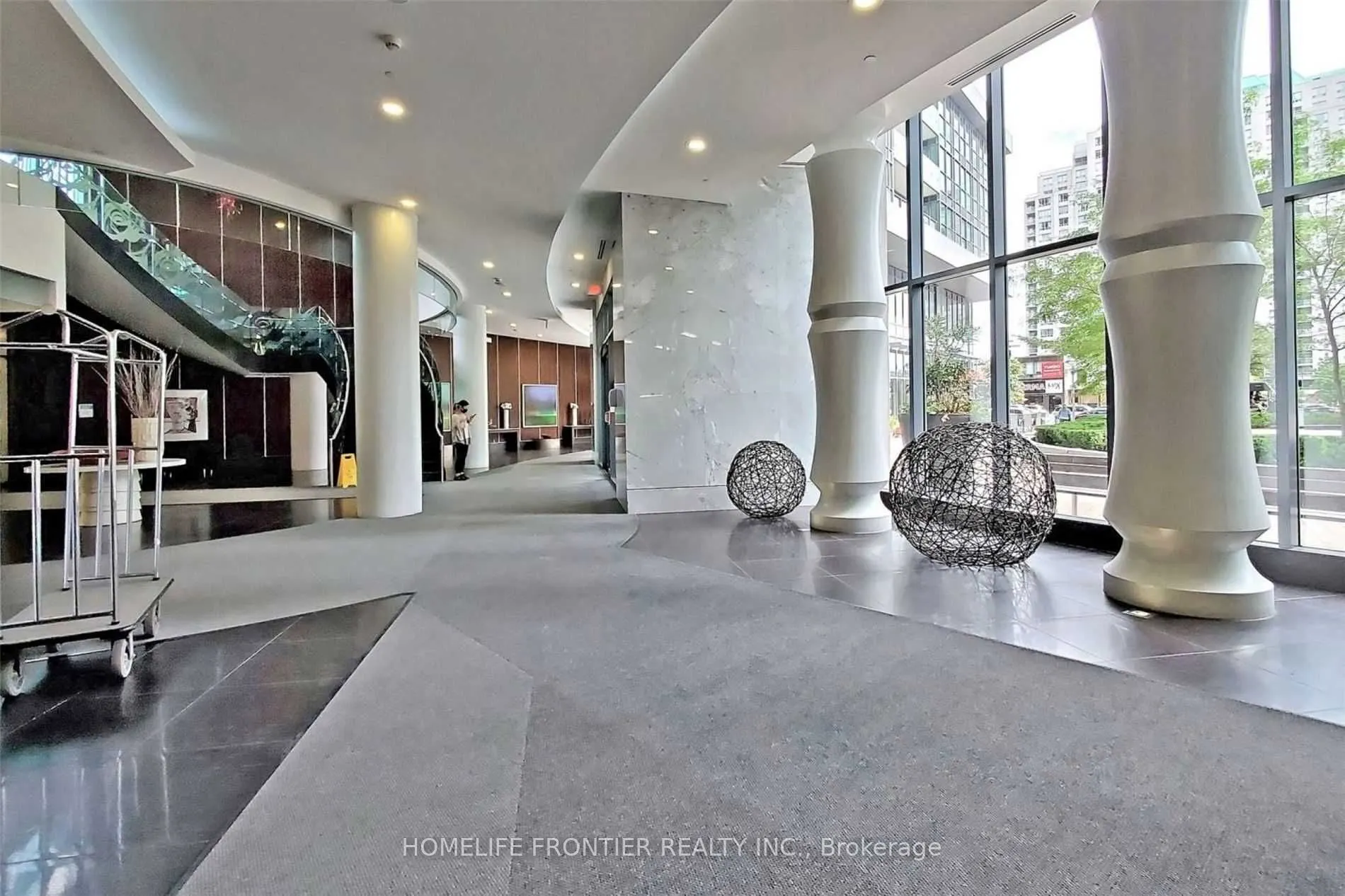 5168 Yonge Street, #1807