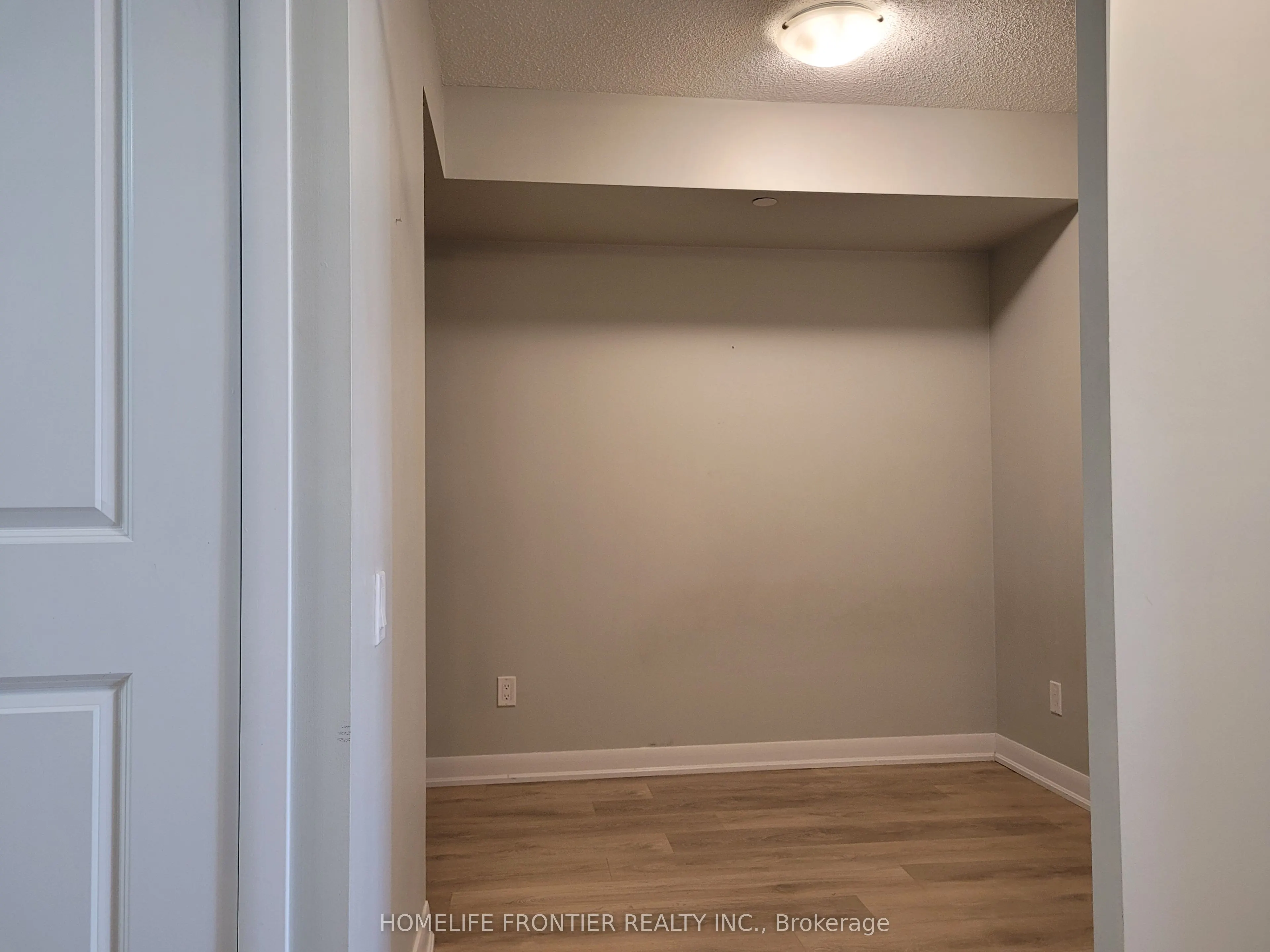 5168 Yonge Street, #1807