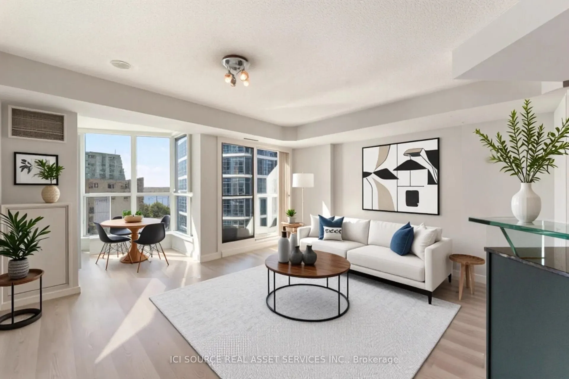 8 York Street, #911