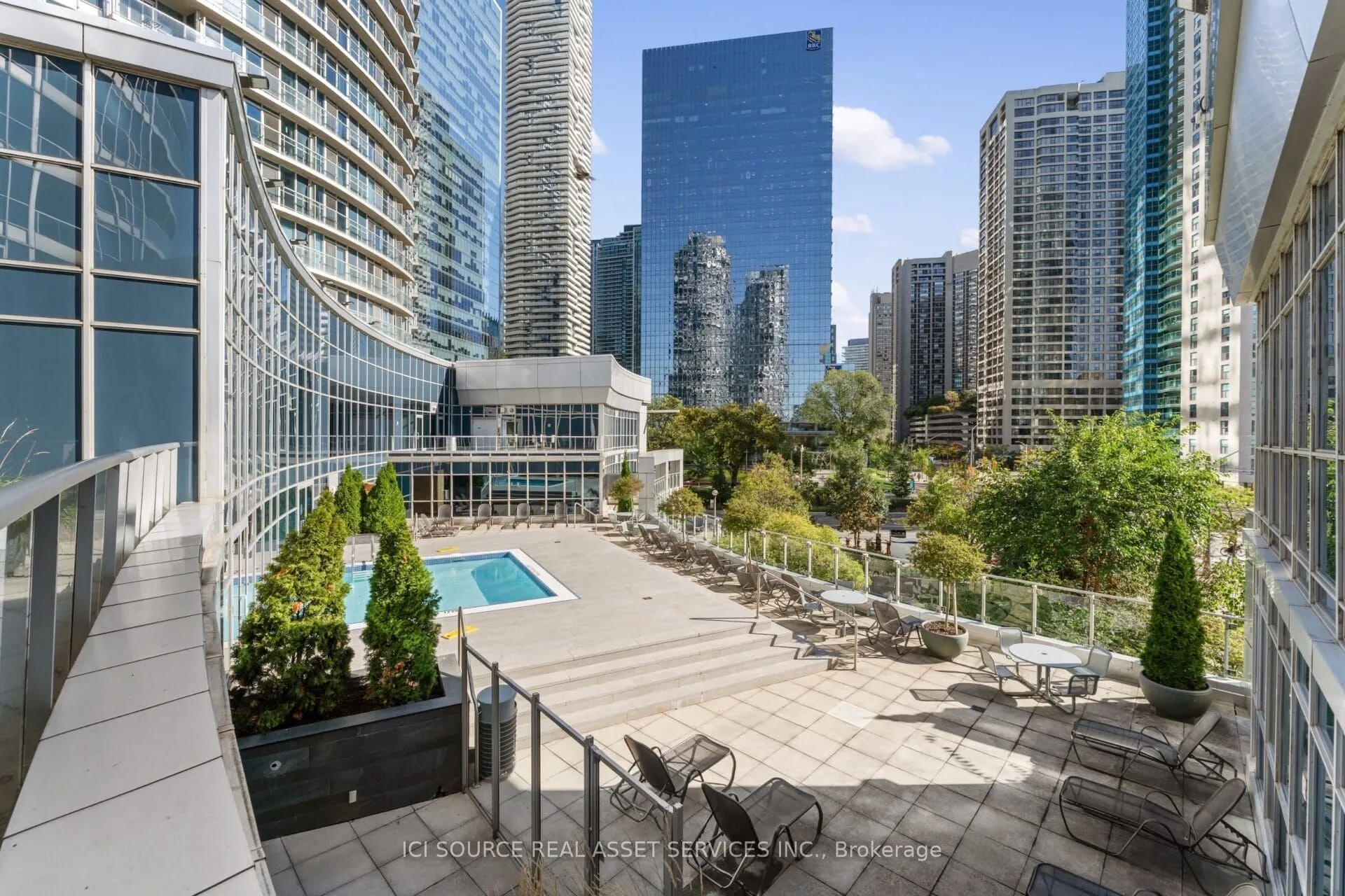 8 York Street, #911
