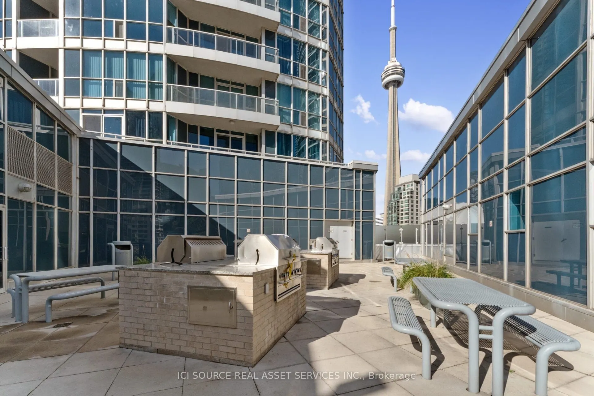 8 York Street, #911