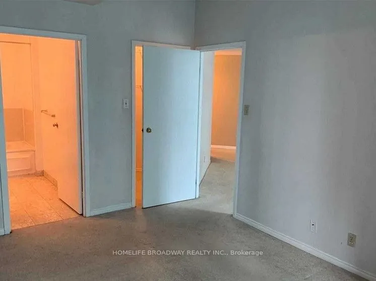 10 Queens Quay W, #2407