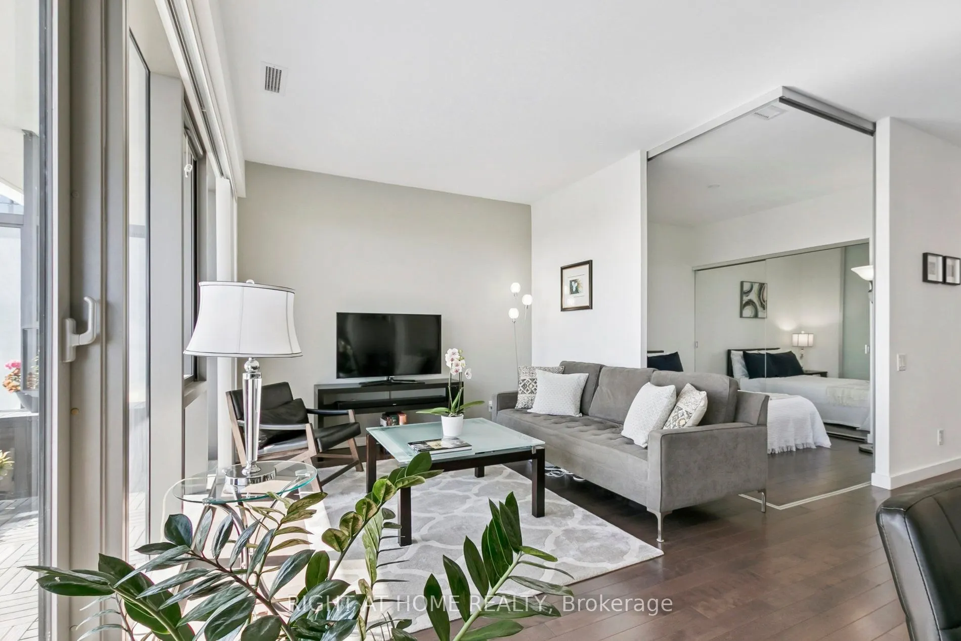 390 Cherry Street E, #3207