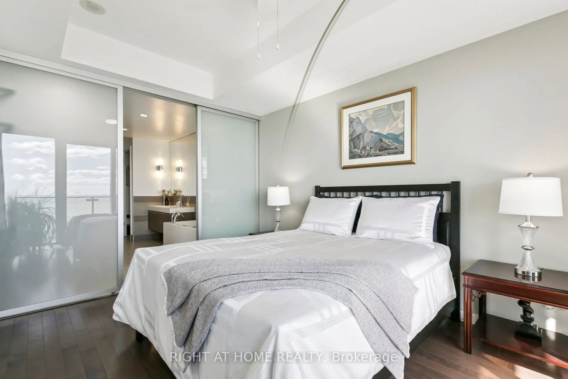 390 Cherry Street E, #3207
