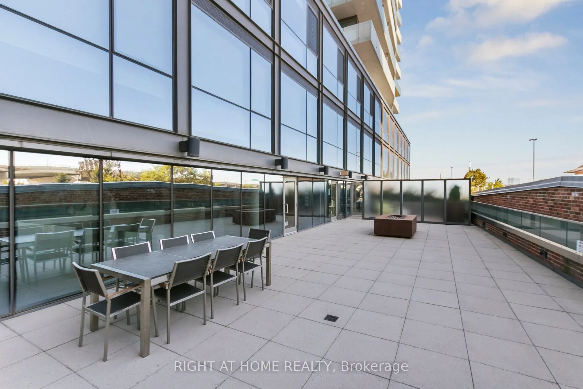 390 Cherry Street E, #3207