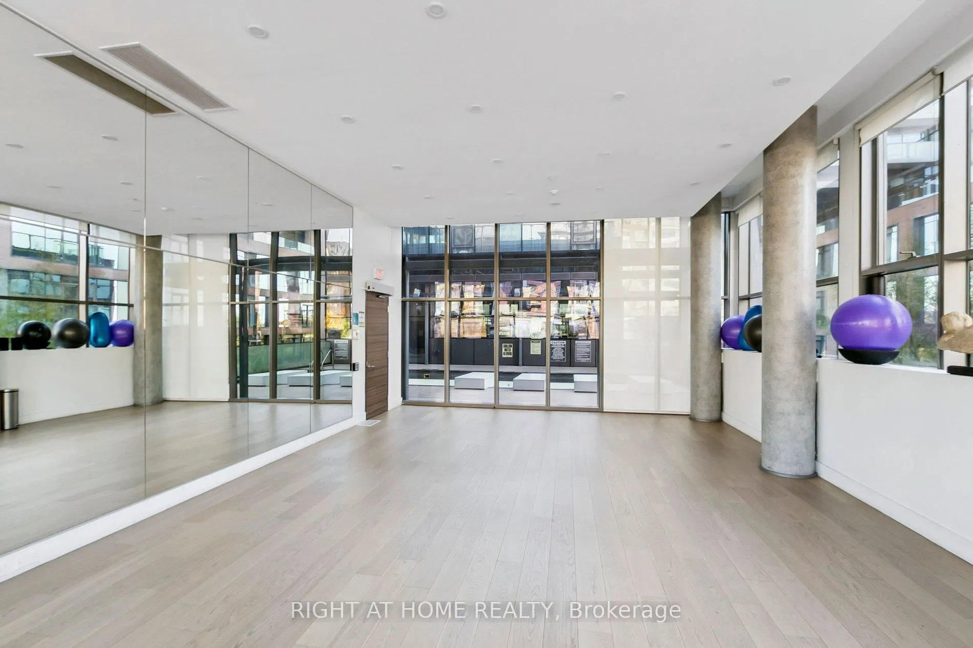 390 Cherry Street E, #3207